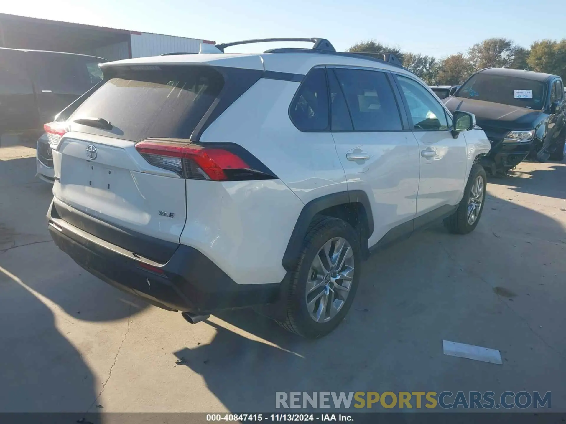 4 Photograph of a damaged car 2T3C1RFV9MW142429 TOYOTA RAV4 2021