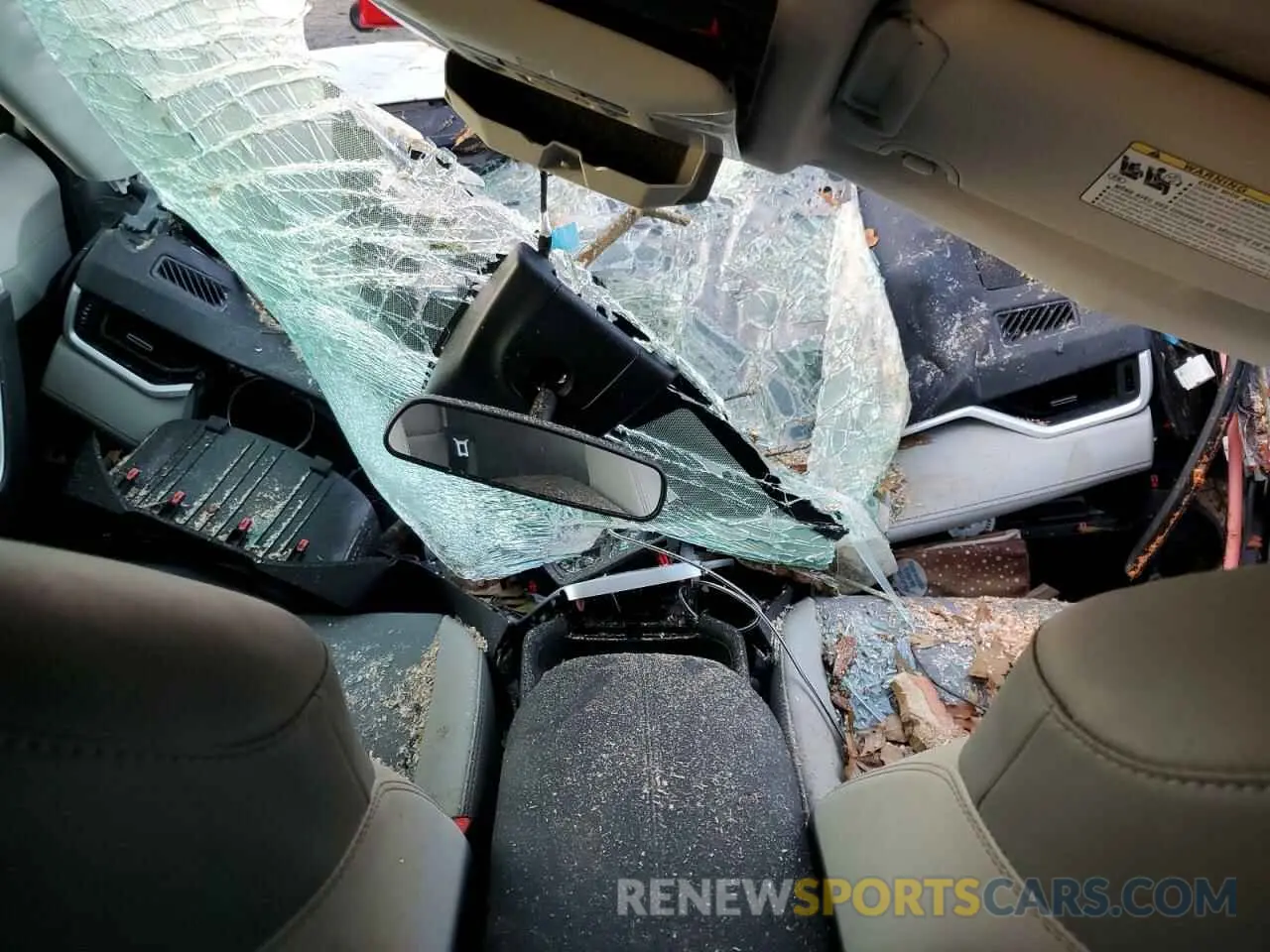 8 Photograph of a damaged car 2T3C1RFV9MW143645 TOYOTA RAV4 2021
