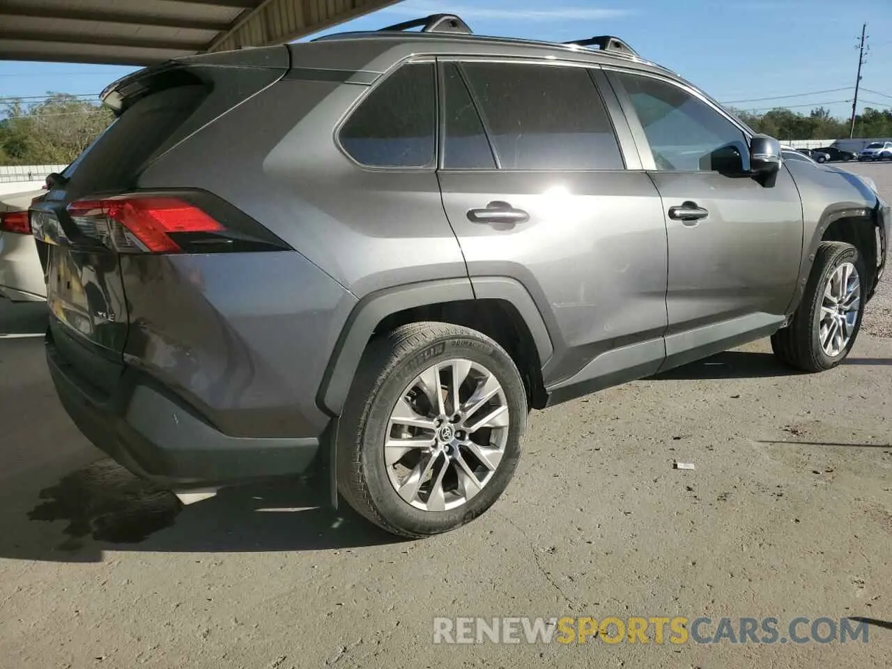 3 Photograph of a damaged car 2T3C1RFV9MW159442 TOYOTA RAV4 2021