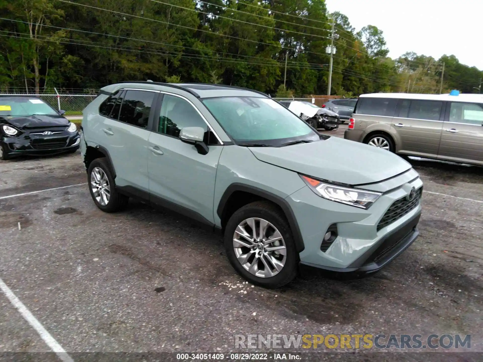 1 Photograph of a damaged car 2T3C1RFV9MW162003 TOYOTA RAV4 2021