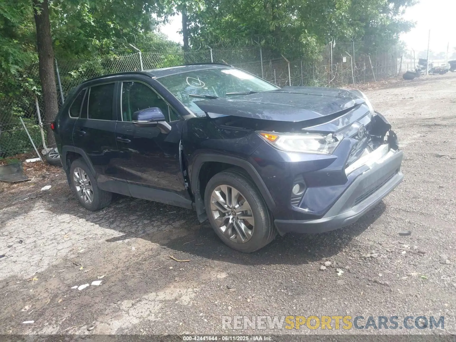 1 Photograph of a damaged car 2T3C1RFV9MW181036 TOYOTA RAV4 2021