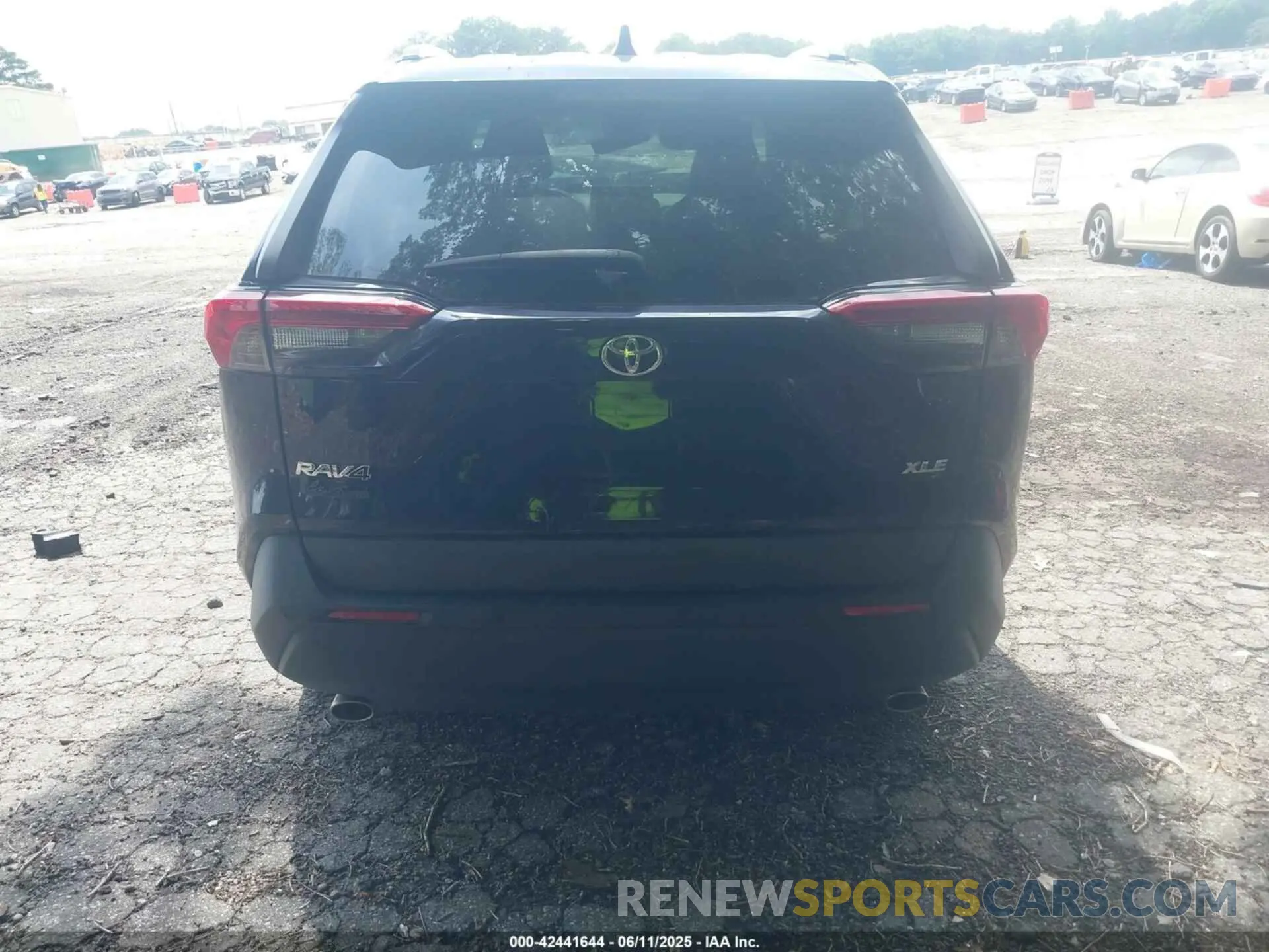 16 Photograph of a damaged car 2T3C1RFV9MW181036 TOYOTA RAV4 2021