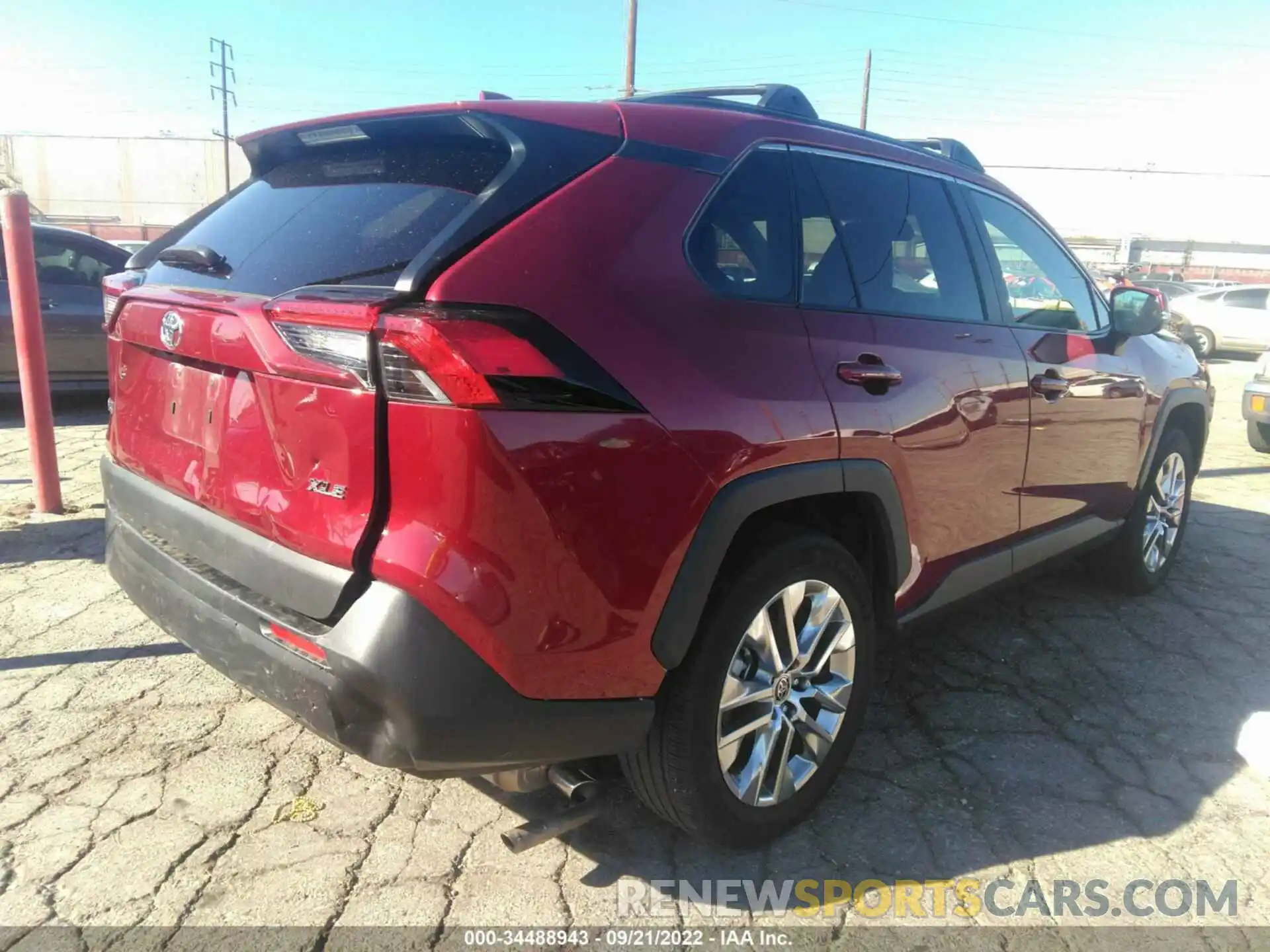 4 Photograph of a damaged car 2T3C1RFV9MW184406 TOYOTA RAV4 2021