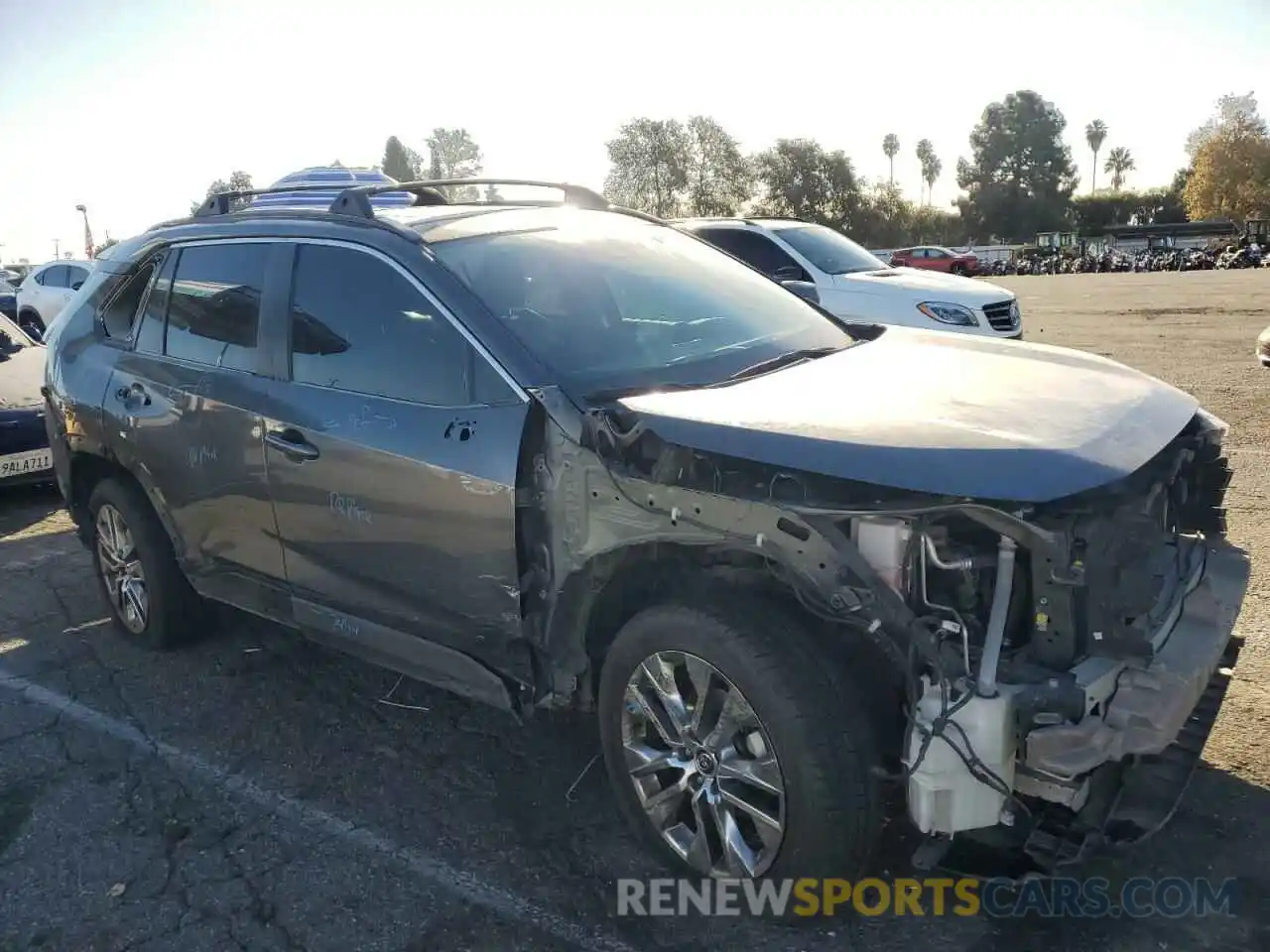 4 Photograph of a damaged car 2T3C1RFVXMC097552 TOYOTA RAV4 2021