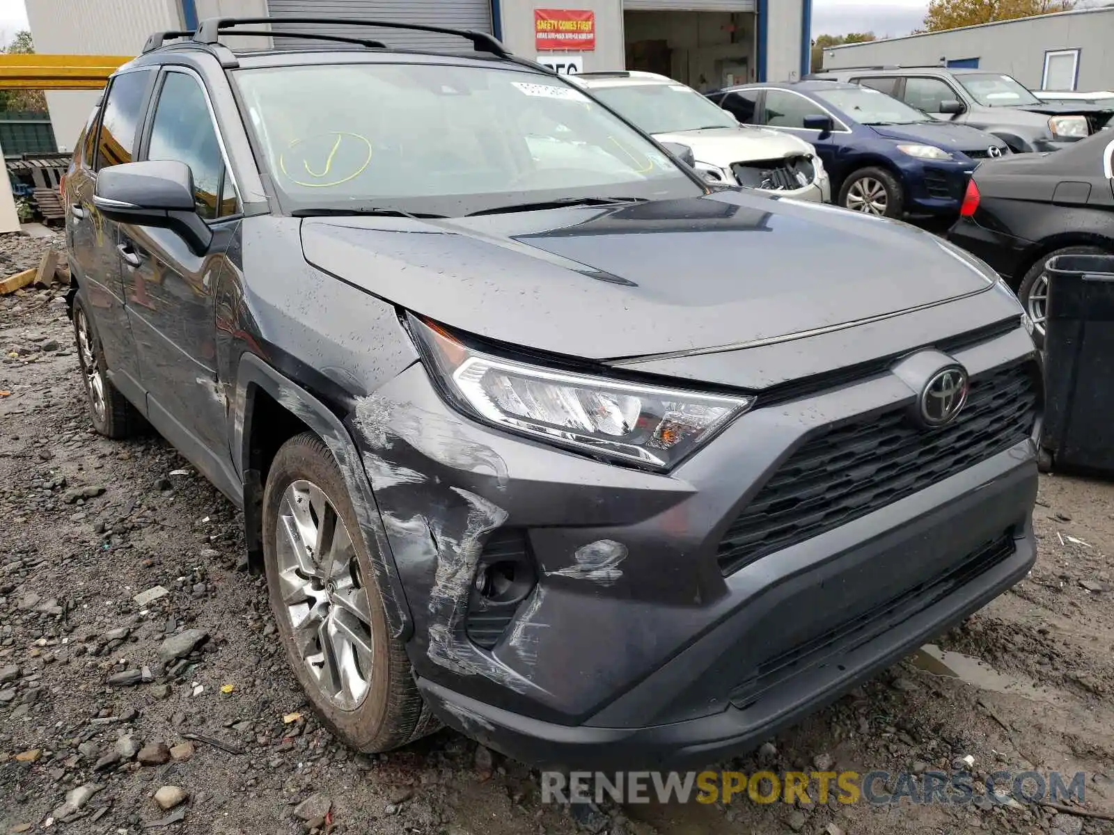 1 Photograph of a damaged car 2T3C1RFVXMC122725 TOYOTA RAV4 2021