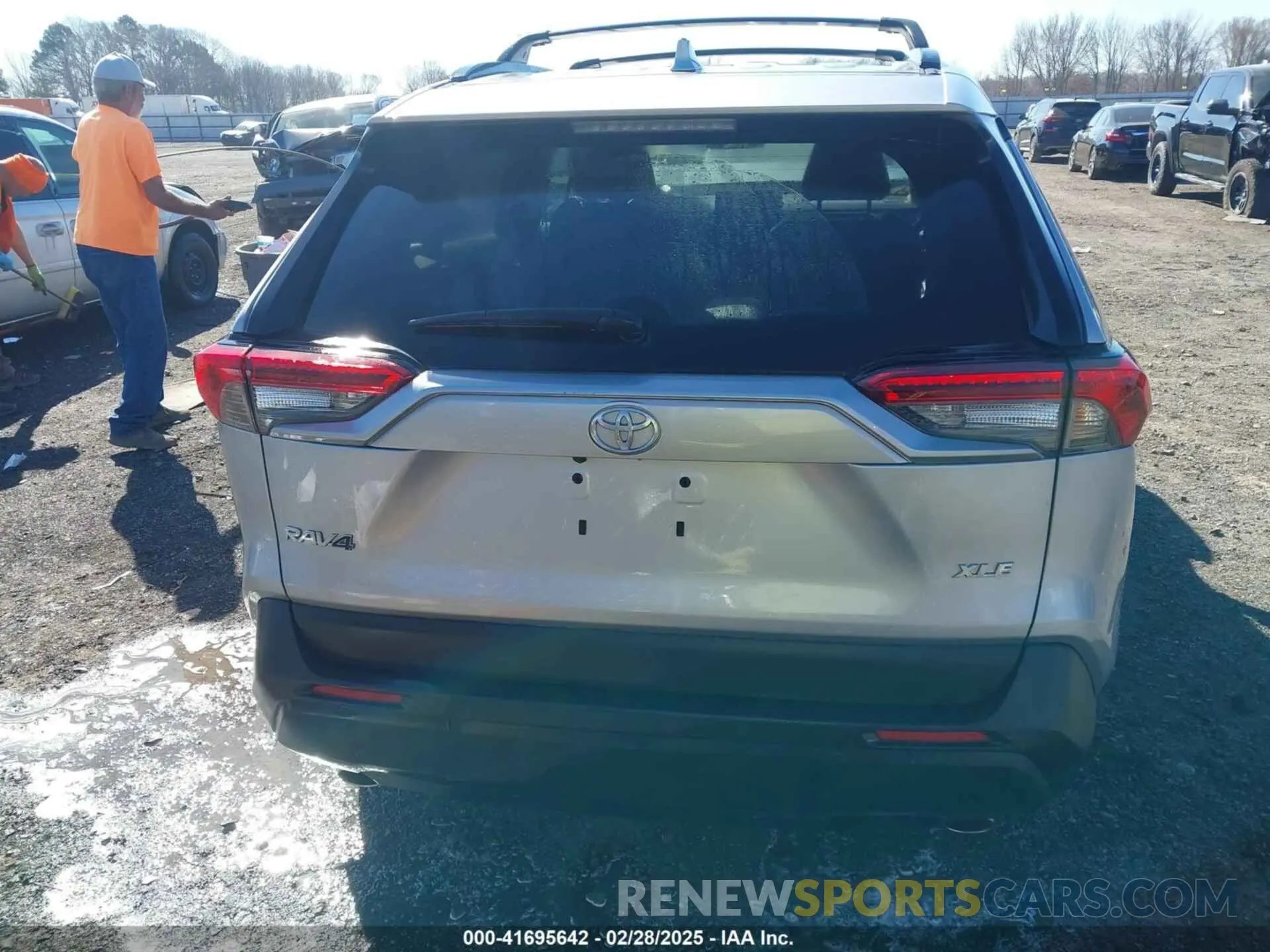 16 Photograph of a damaged car 2T3C1RFVXMC148497 TOYOTA RAV4 2021