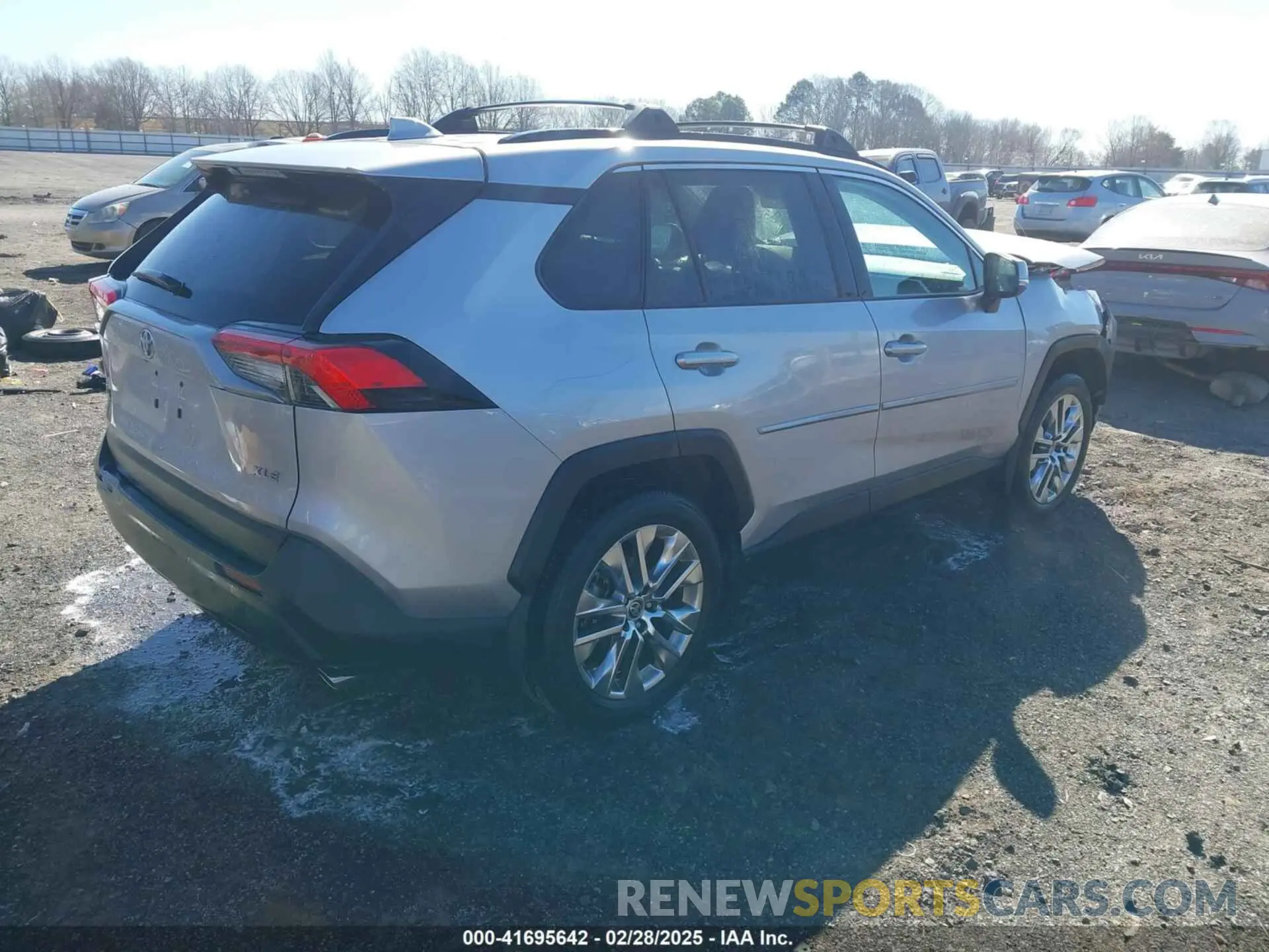 4 Photograph of a damaged car 2T3C1RFVXMC148497 TOYOTA RAV4 2021