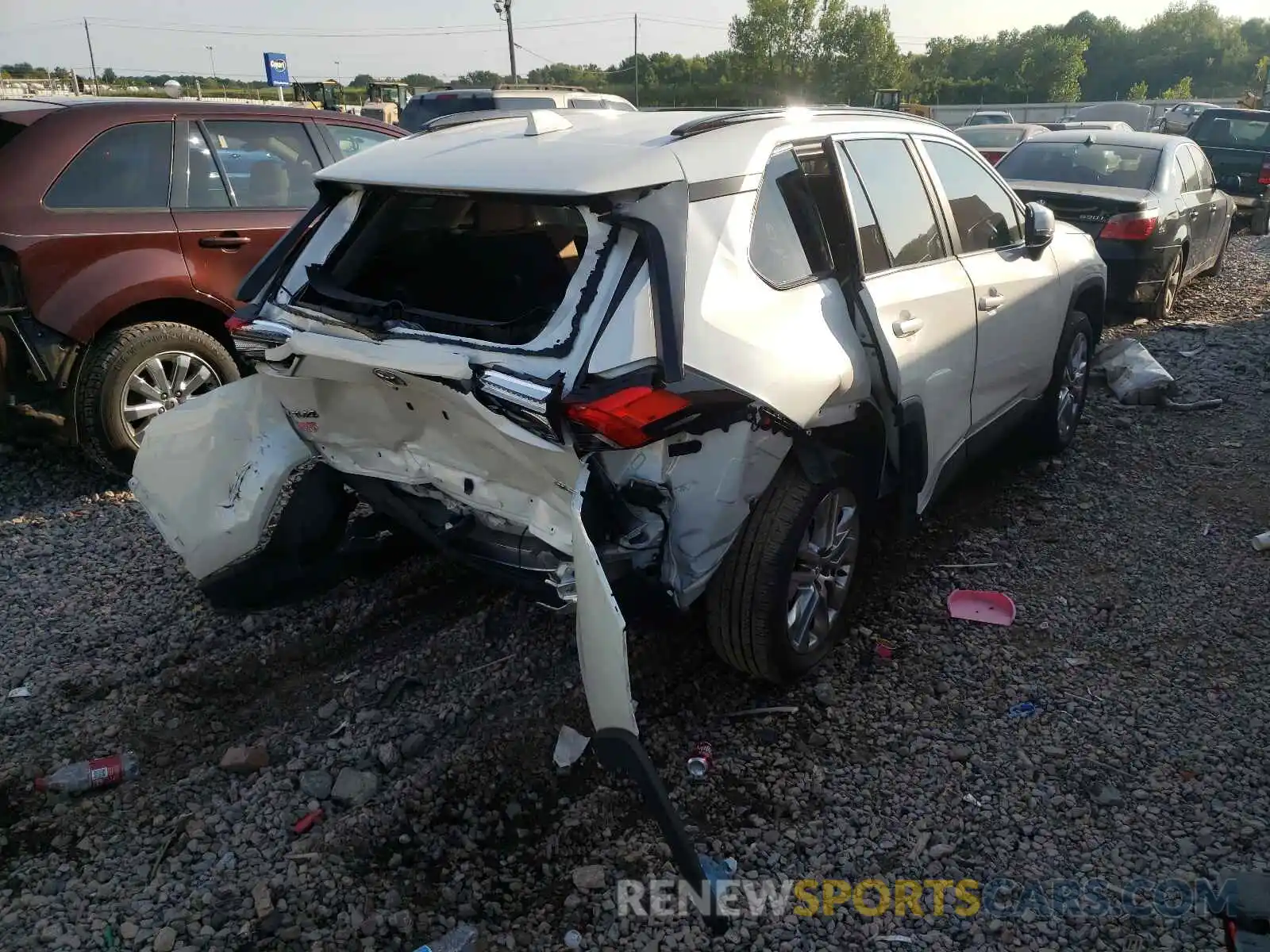 4 Photograph of a damaged car 2T3C1RFVXMW118544 TOYOTA RAV4 2021