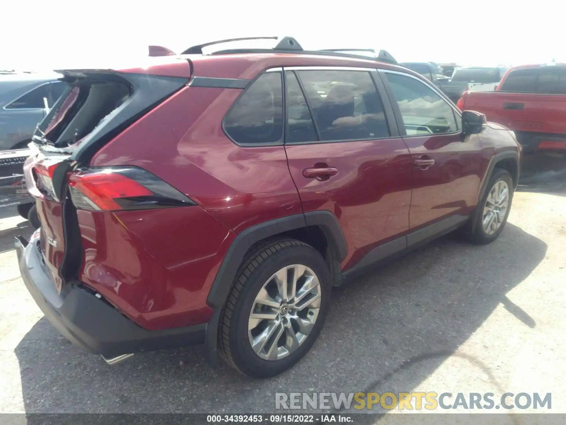 4 Photograph of a damaged car 2T3C1RFVXMW133416 TOYOTA RAV4 2021