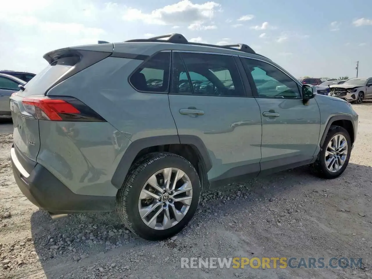 3 Photograph of a damaged car 2T3C1RFVXMW138003 TOYOTA RAV4 2021