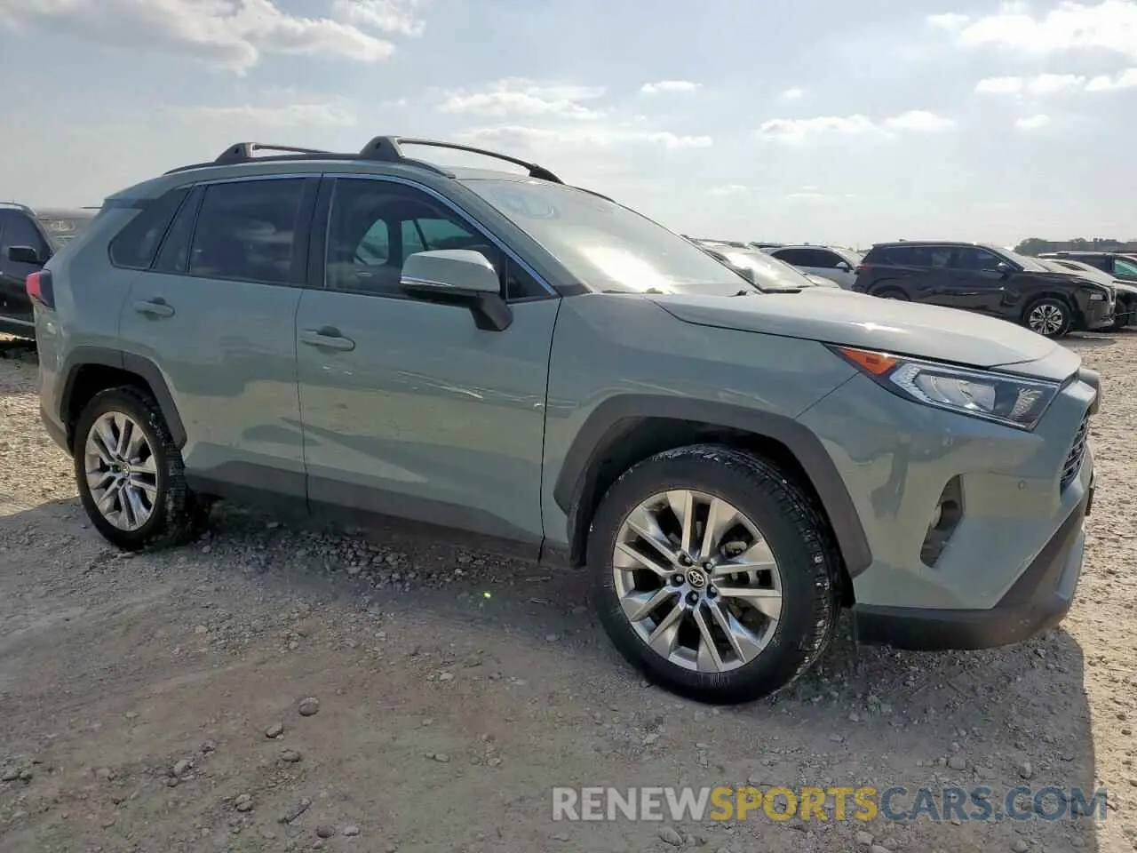 4 Photograph of a damaged car 2T3C1RFVXMW138003 TOYOTA RAV4 2021