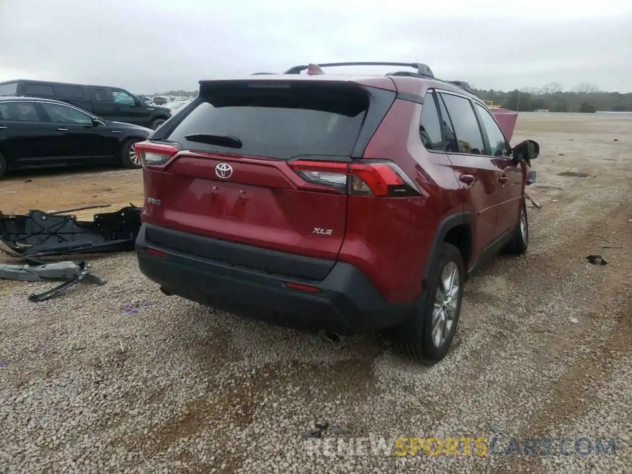 4 Photograph of a damaged car 2T3C1RFVXMW142164 TOYOTA RAV4 2021