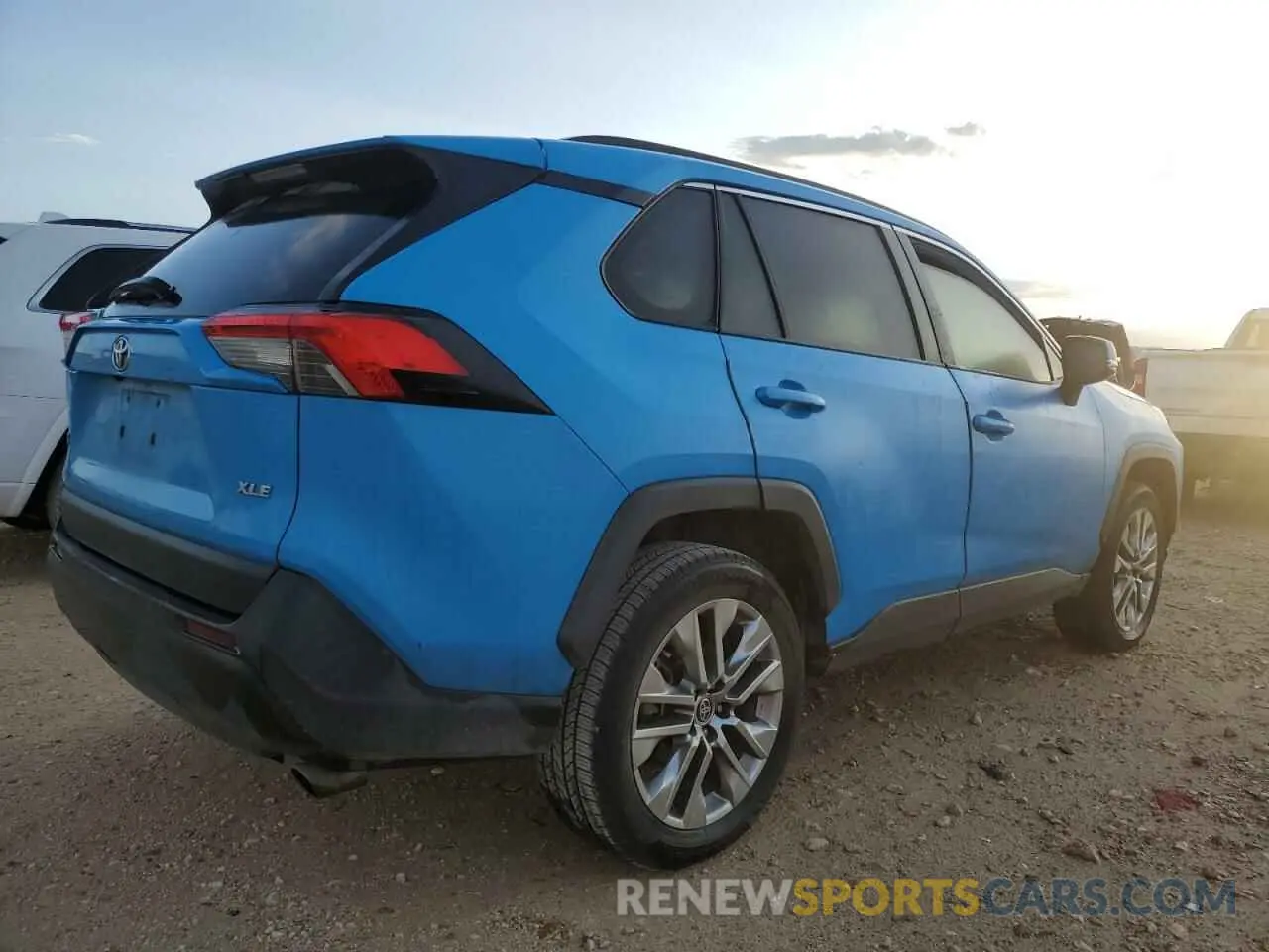 3 Photograph of a damaged car 2T3C1RFVXMW148837 TOYOTA RAV4 2021