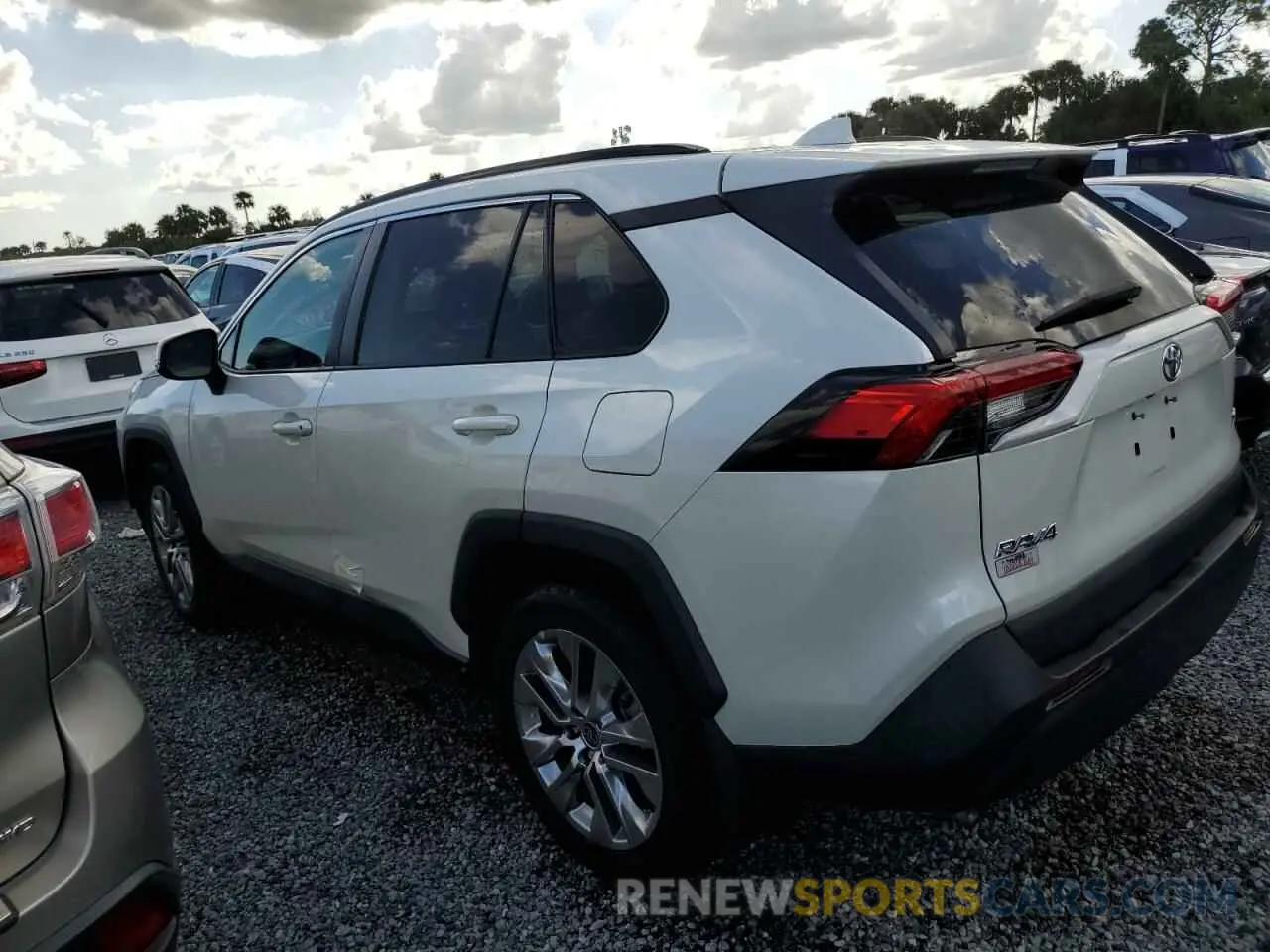 2 Photograph of a damaged car 2T3C1RFVXMW184821 TOYOTA RAV4 2021