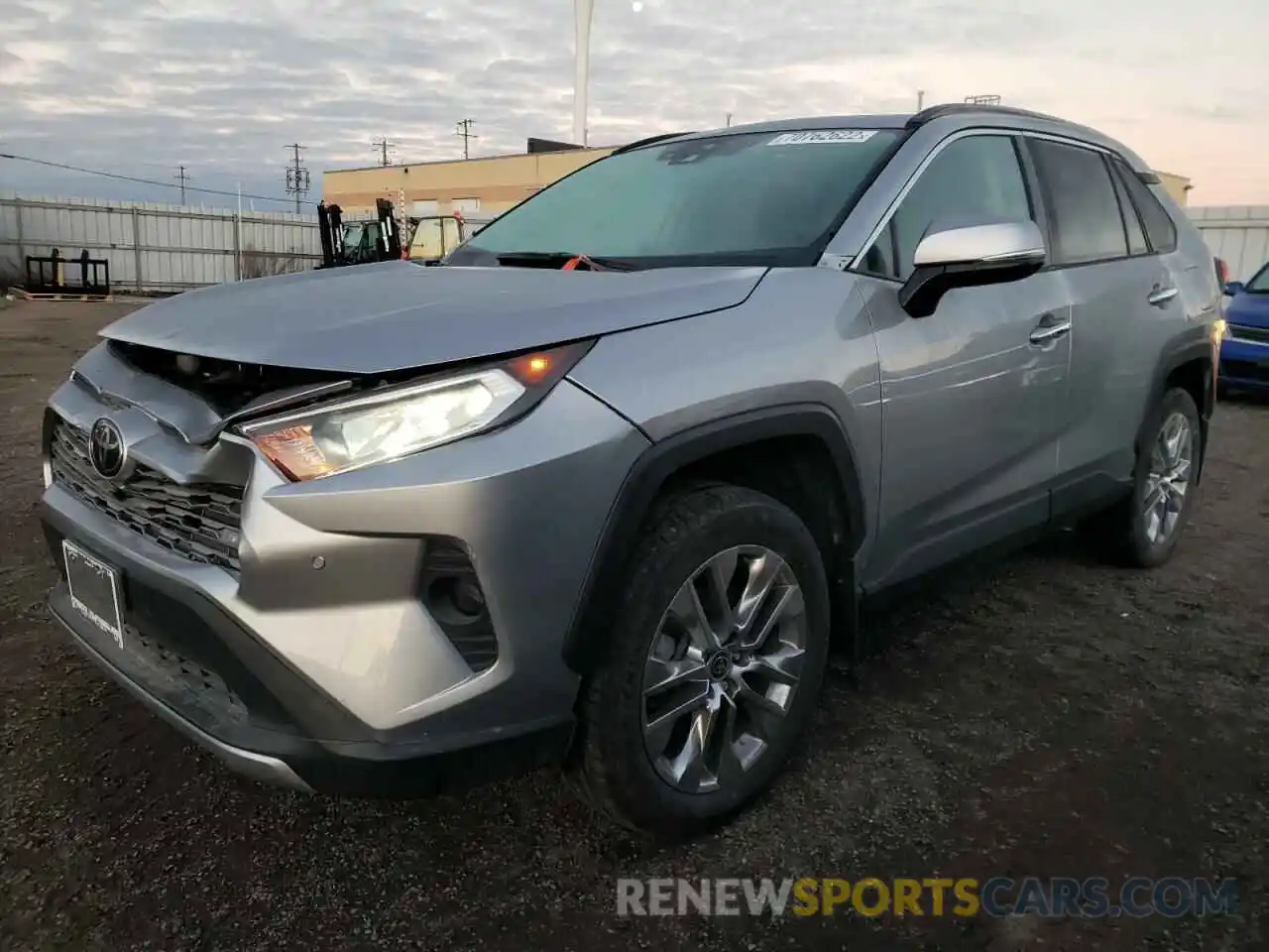 1 Photograph of a damaged car 2T3D1RFV4MC216068 TOYOTA RAV4 2021