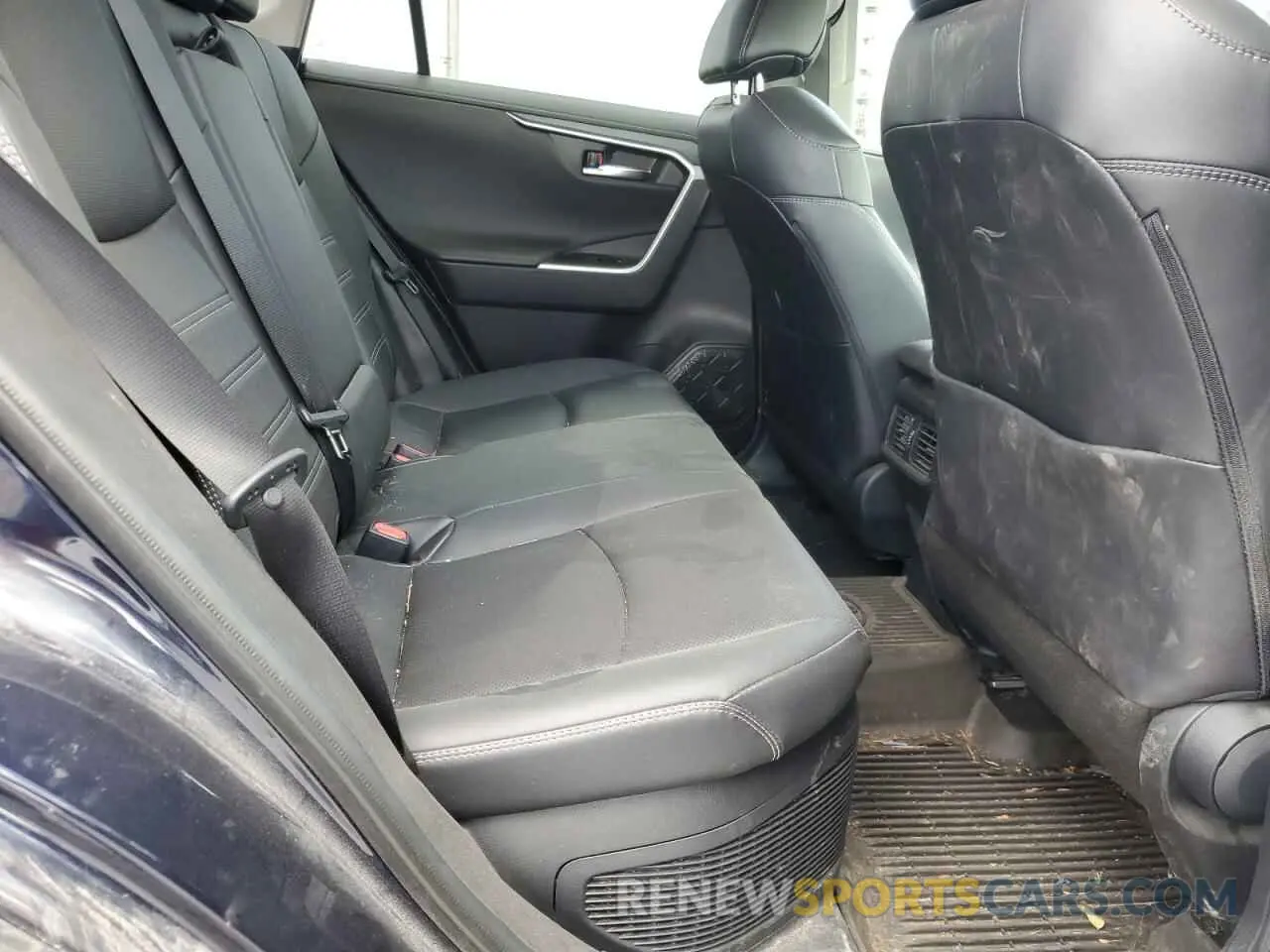 11 Photograph of a damaged car 2T3D6RFV3MW011390 TOYOTA RAV4 2021
