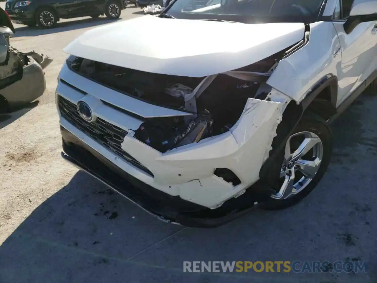 9 Photograph of a damaged car 2T3D6RFV4MW007655 TOYOTA RAV4 2021