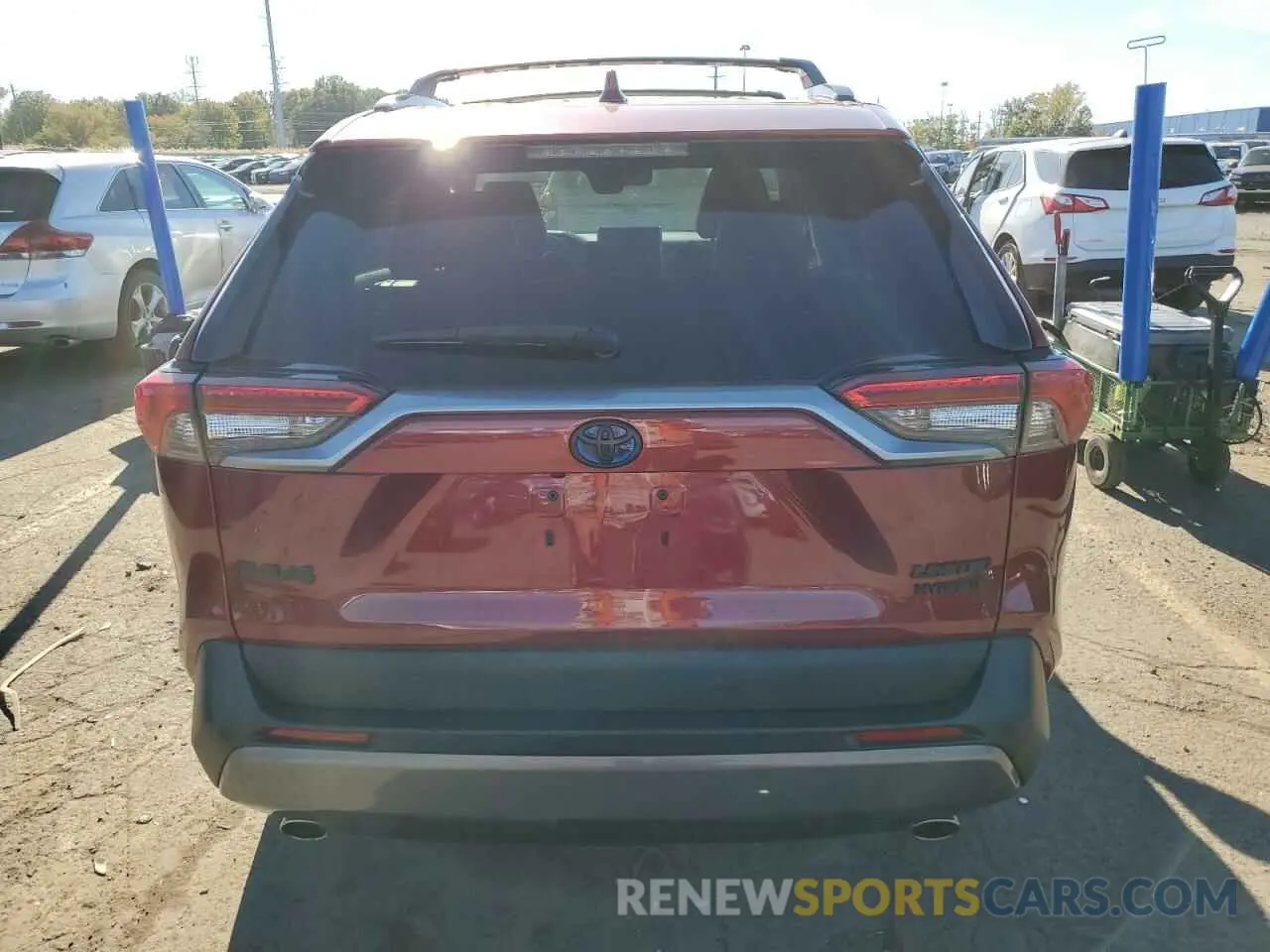 6 Photograph of a damaged car 2T3D6RFV4MW010815 TOYOTA RAV4 2021