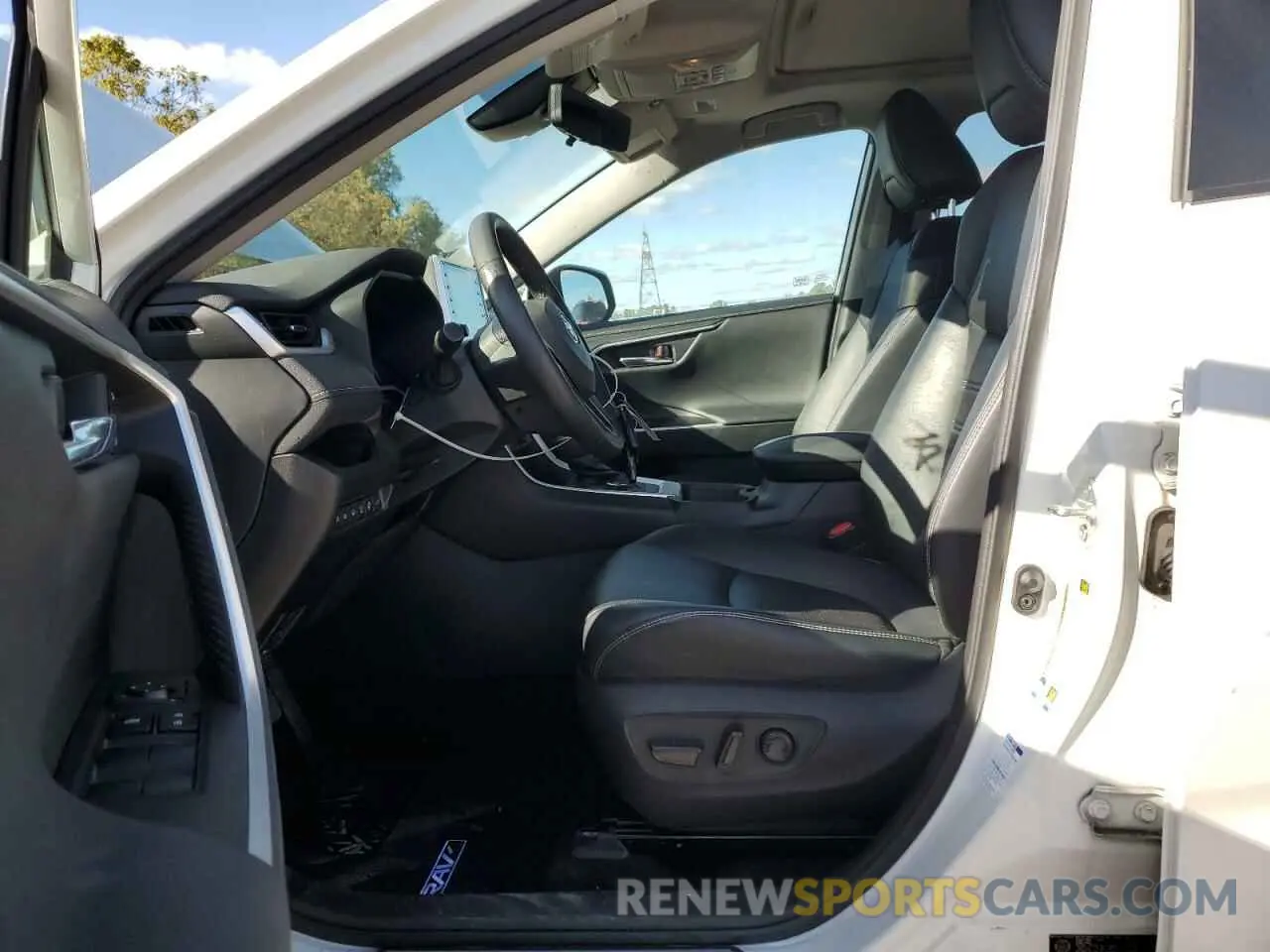 7 Photograph of a damaged car 2T3DWRFV0MW106117 TOYOTA RAV4 2021