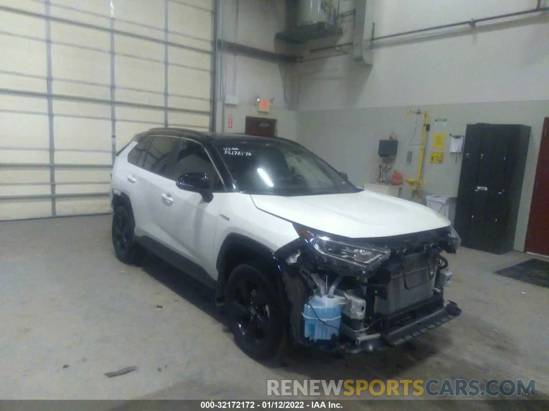 1 Photograph of a damaged car 2T3E6RFV0MW016566 TOYOTA RAV4 2021