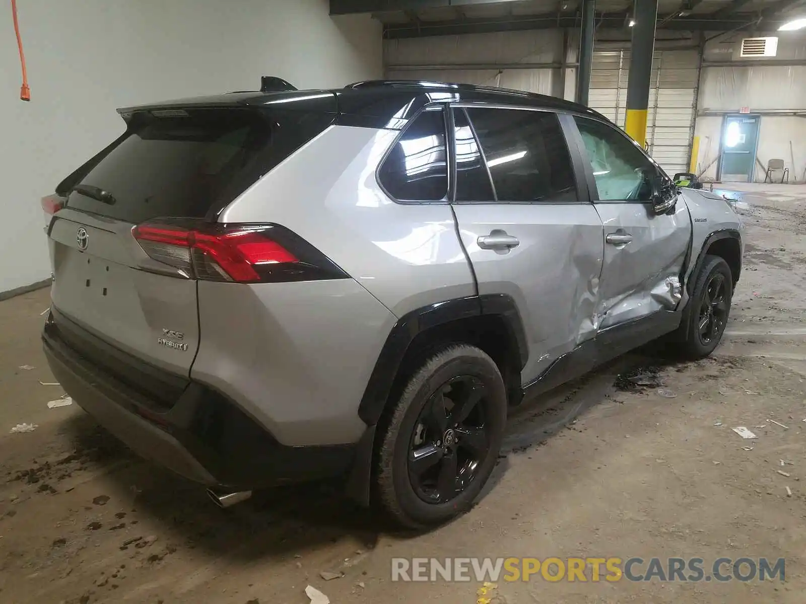 4 Photograph of a damaged car 2T3E6RFV0MW020536 TOYOTA RAV4 2021