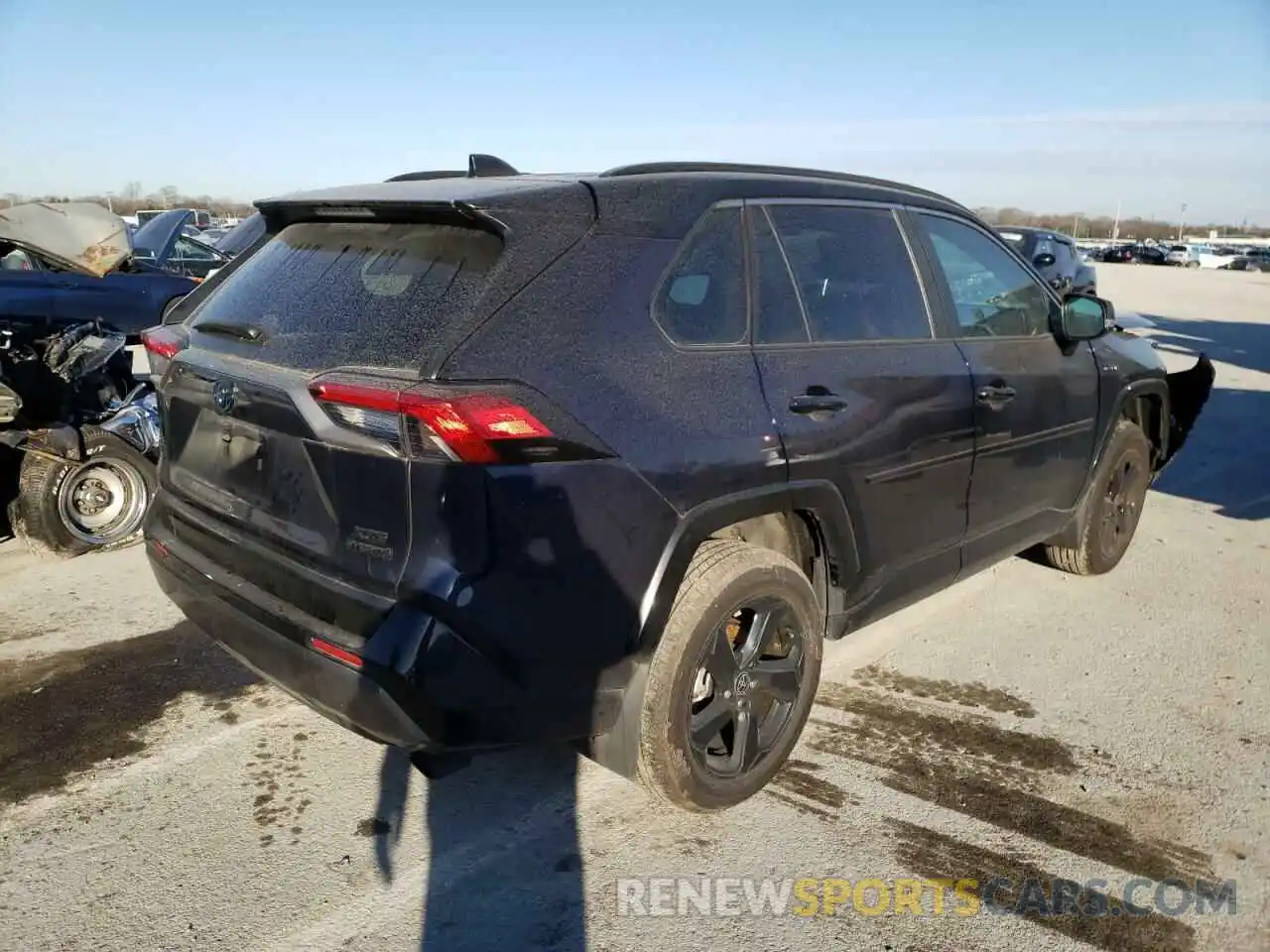 4 Photograph of a damaged car 2T3E6RFV0MW024621 TOYOTA RAV4 2021