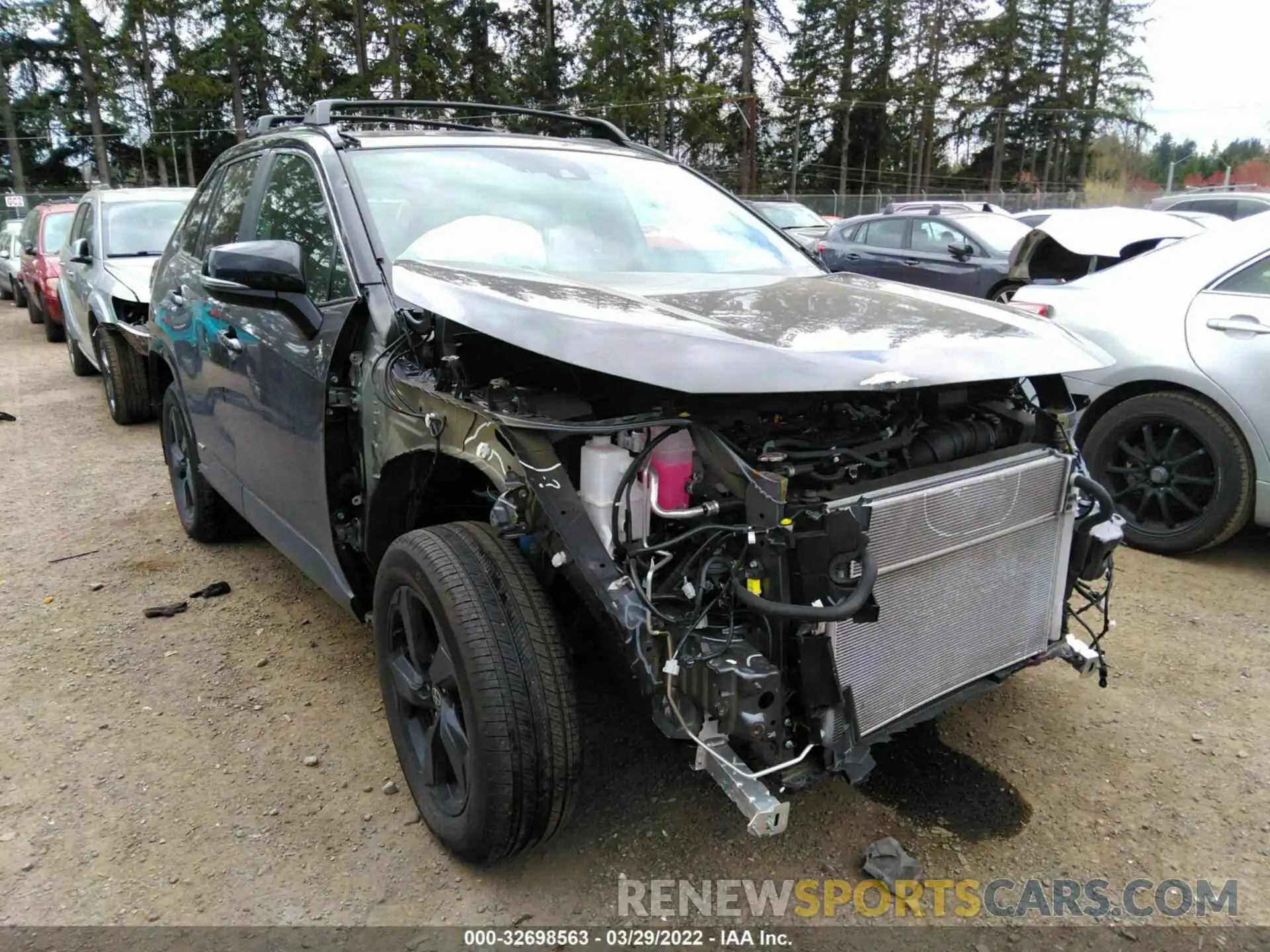 1 Photograph of a damaged car 2T3E6RFV1MW016902 TOYOTA RAV4 2021