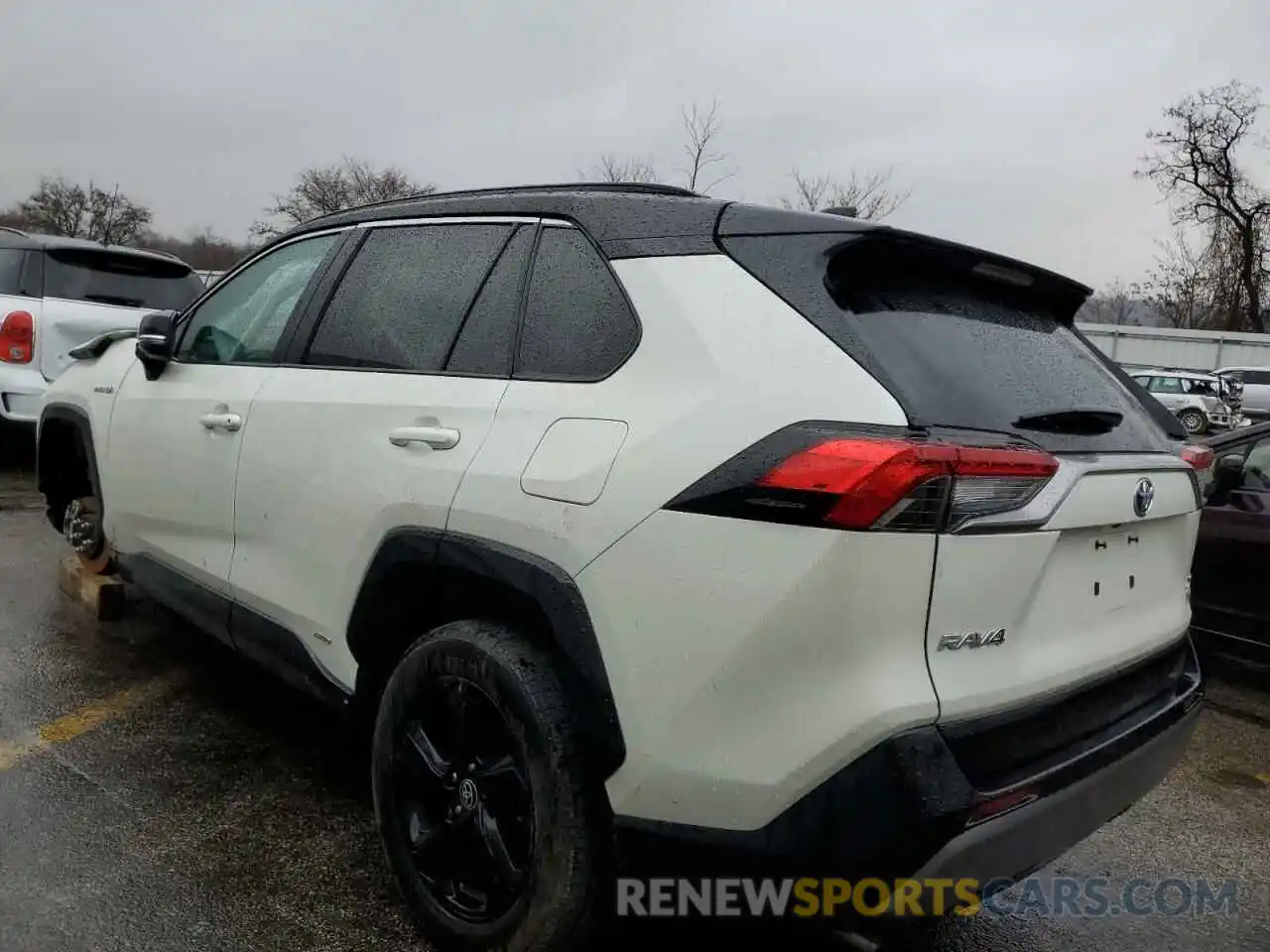 2 Photograph of a damaged car 2T3E6RFV1MW020822 TOYOTA RAV4 2021