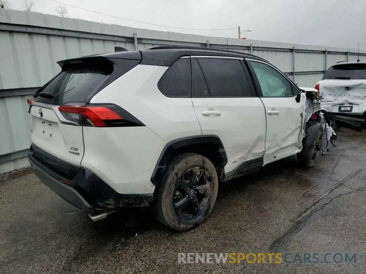 3 Photograph of a damaged car 2T3E6RFV1MW020822 TOYOTA RAV4 2021