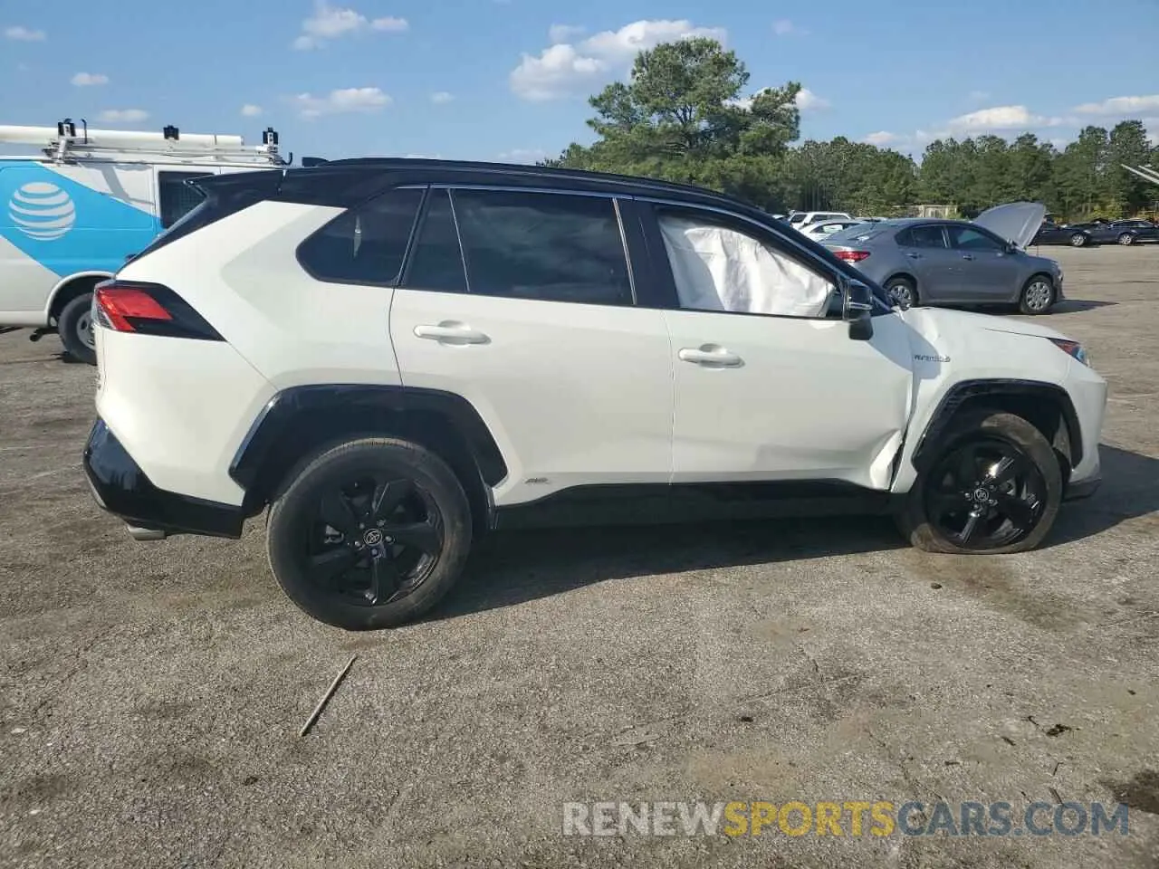 3 Photograph of a damaged car 2T3E6RFV1MW028094 TOYOTA RAV4 2021