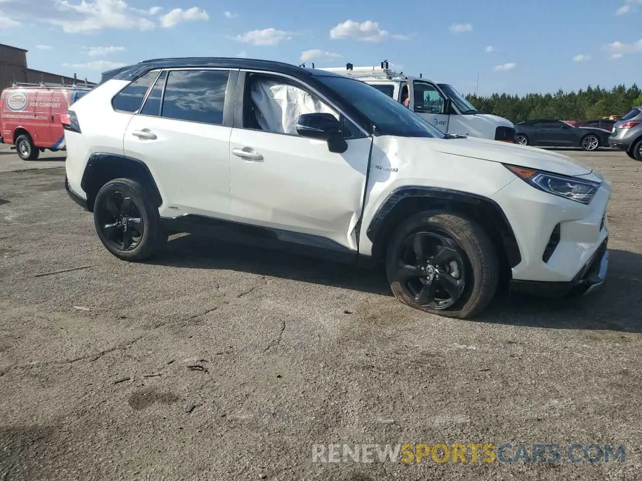 4 Photograph of a damaged car 2T3E6RFV1MW028094 TOYOTA RAV4 2021