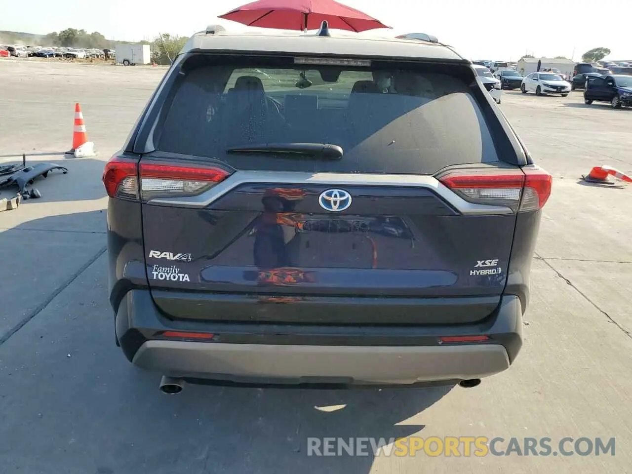 6 Photograph of a damaged car 2T3E6RFV2MW017914 TOYOTA RAV4 2021