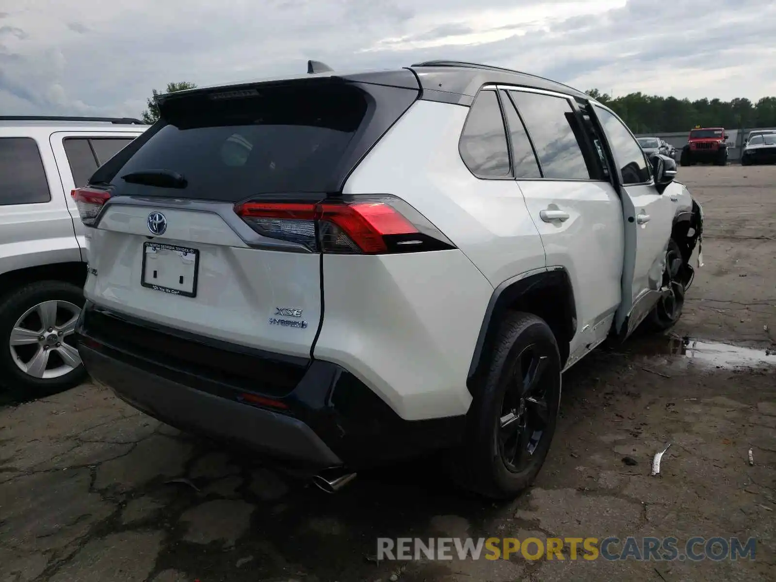 4 Photograph of a damaged car 2T3E6RFV2MW022725 TOYOTA RAV4 2021