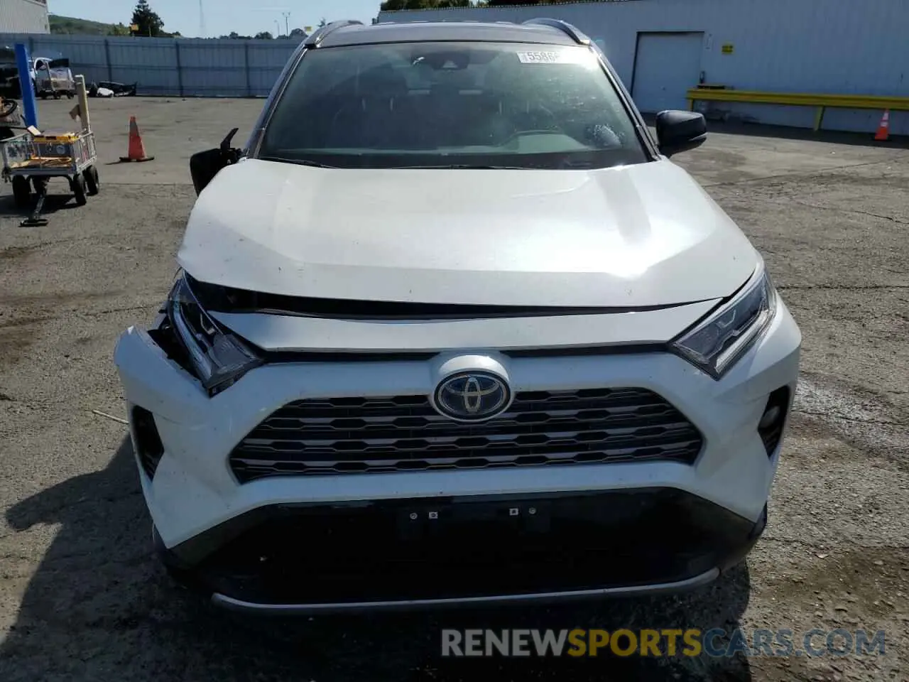 5 Photograph of a damaged car 2T3E6RFV3MW028727 TOYOTA RAV4 2021