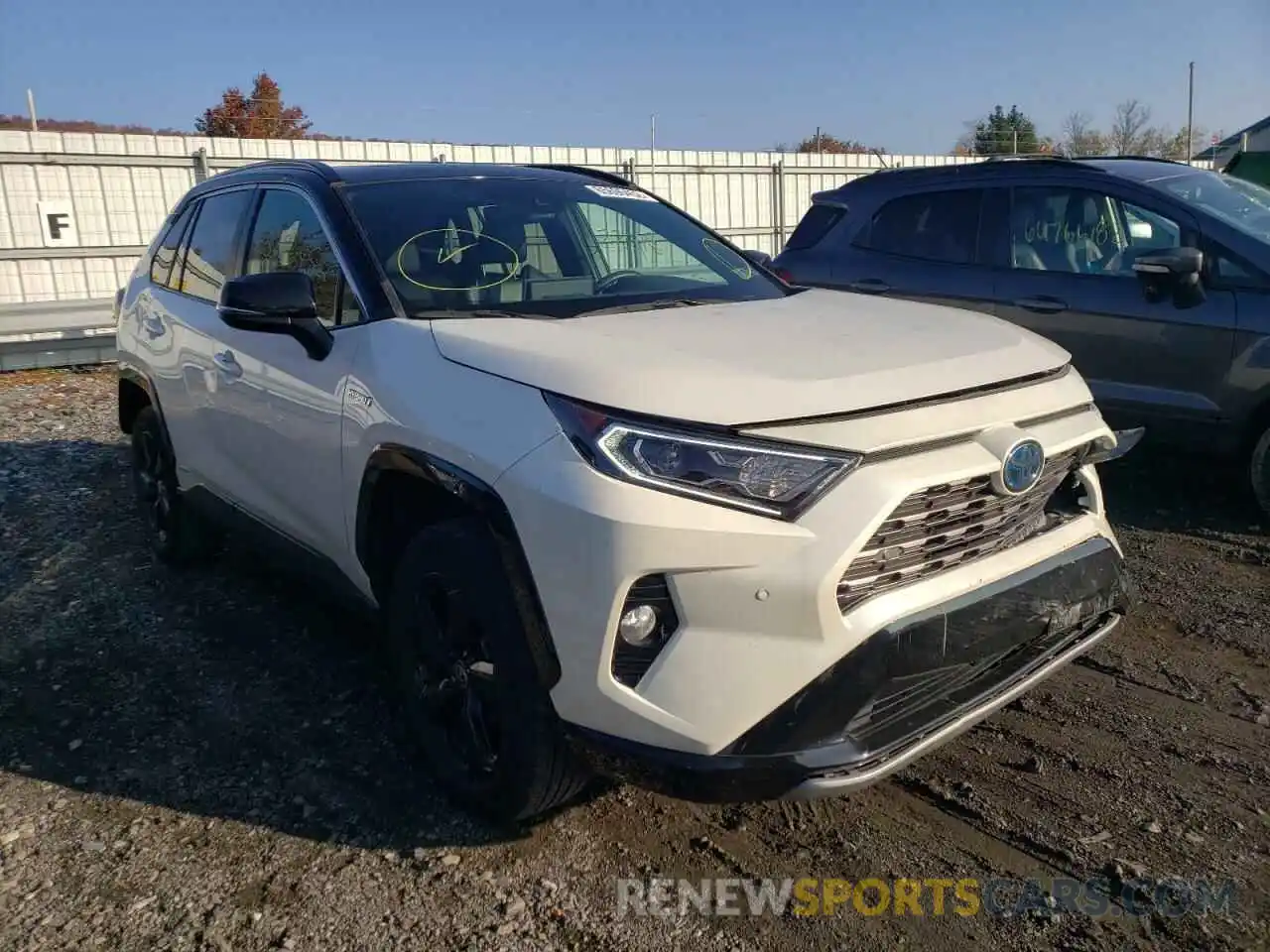 1 Photograph of a damaged car 2T3E6RFV4MW010432 TOYOTA RAV4 2021