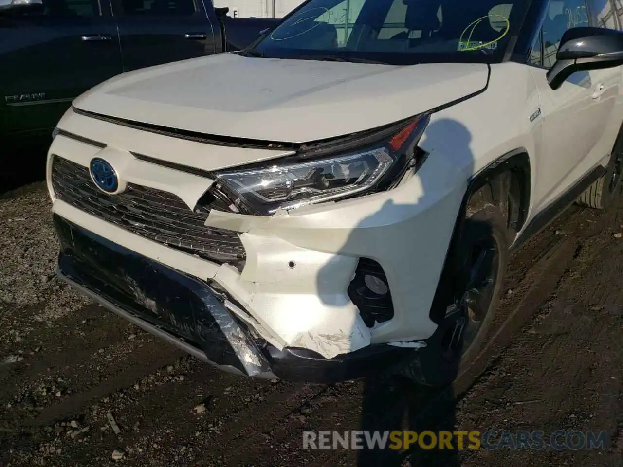 9 Photograph of a damaged car 2T3E6RFV4MW010432 TOYOTA RAV4 2021