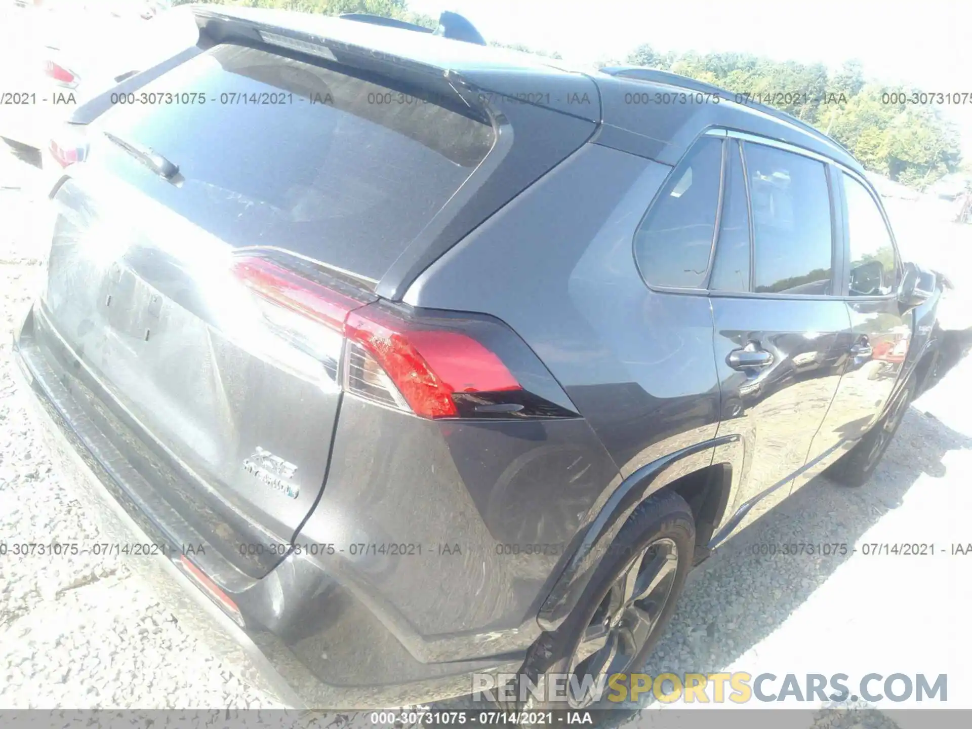 4 Photograph of a damaged car 2T3E6RFV4MW023584 TOYOTA RAV4 2021