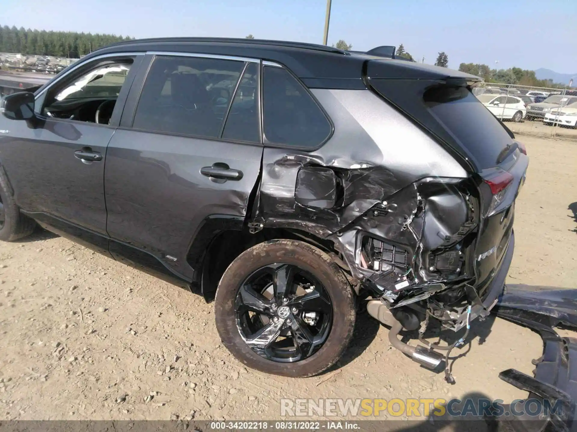 6 Photograph of a damaged car 2T3E6RFV5MW010519 TOYOTA RAV4 2021