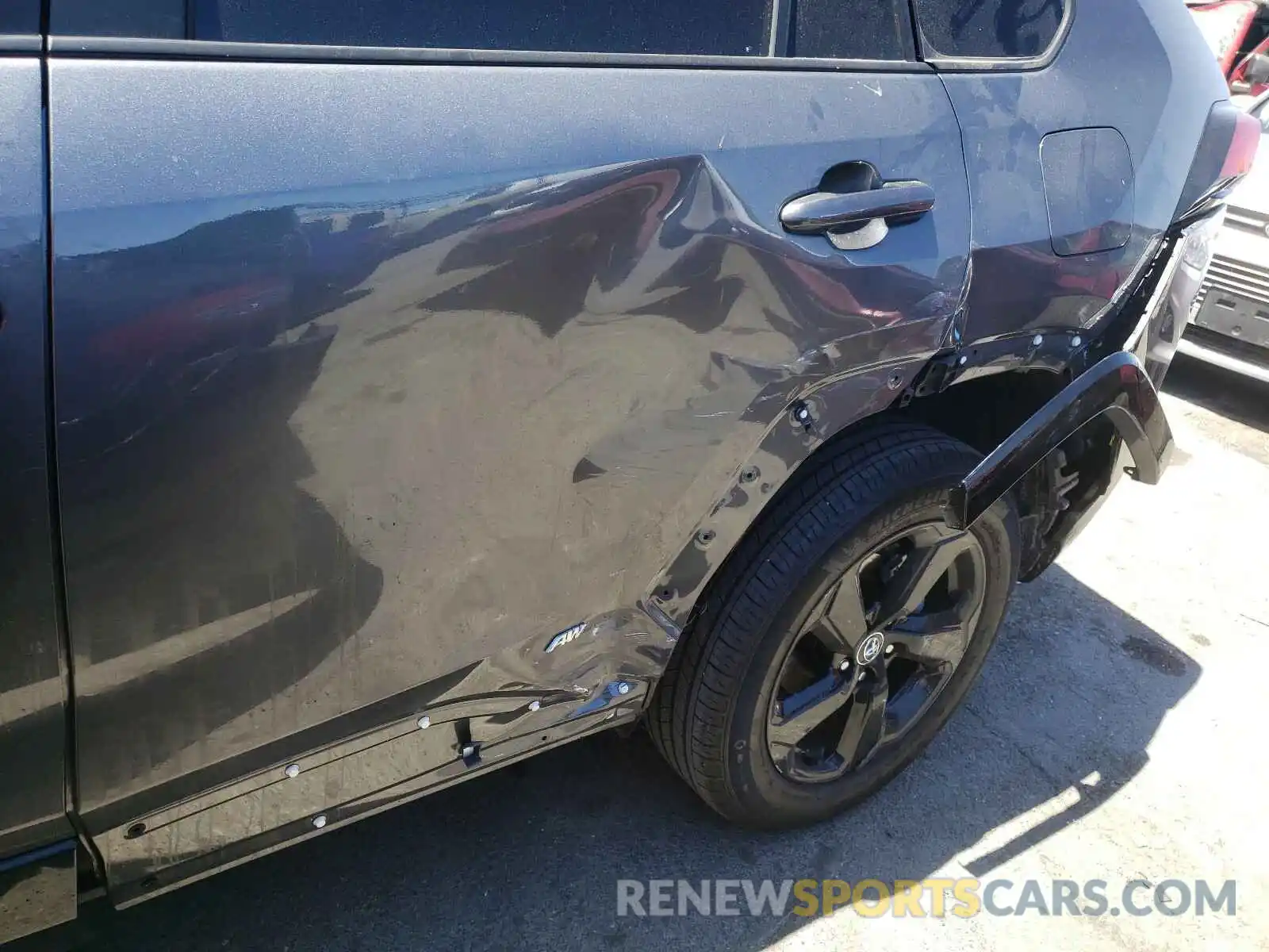 9 Photograph of a damaged car 2T3E6RFV6MW005717 TOYOTA RAV4 2021