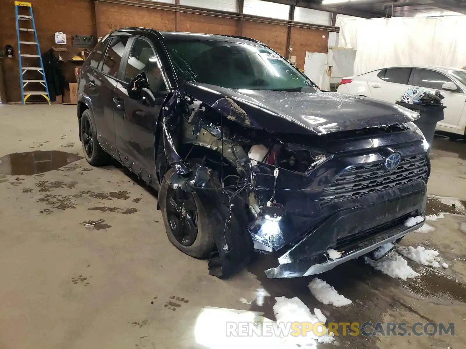 1 Photograph of a damaged car 2T3E6RFV6MW007306 TOYOTA RAV4 2021