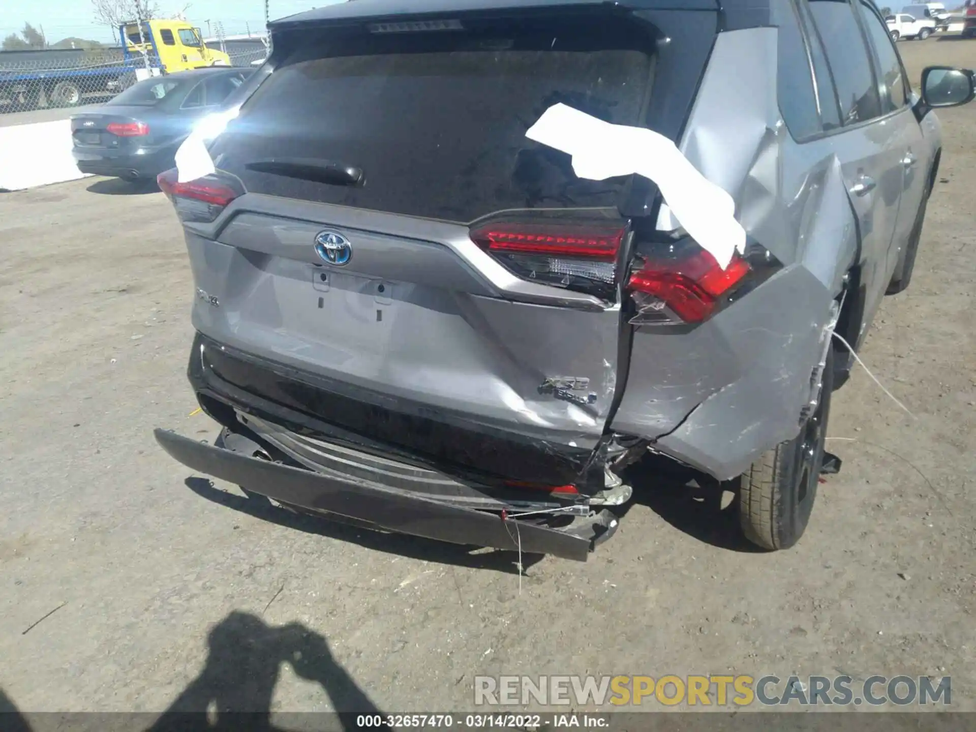 6 Photograph of a damaged car 2T3E6RFV7MW010652 TOYOTA RAV4 2021