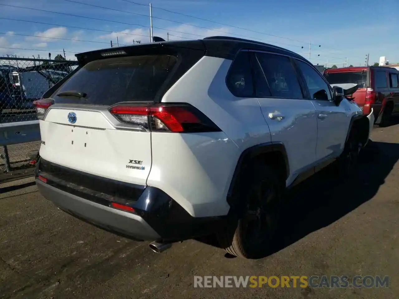 4 Photograph of a damaged car 2T3E6RFV7MW016886 TOYOTA RAV4 2021