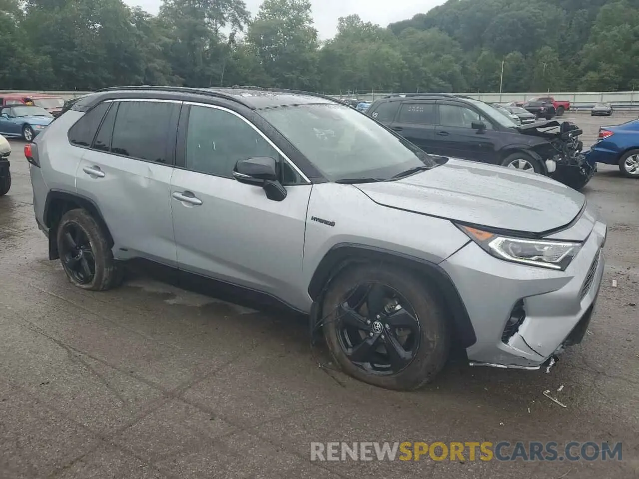 4 Photograph of a damaged car 2T3E6RFV7MW027614 TOYOTA RAV4 2021