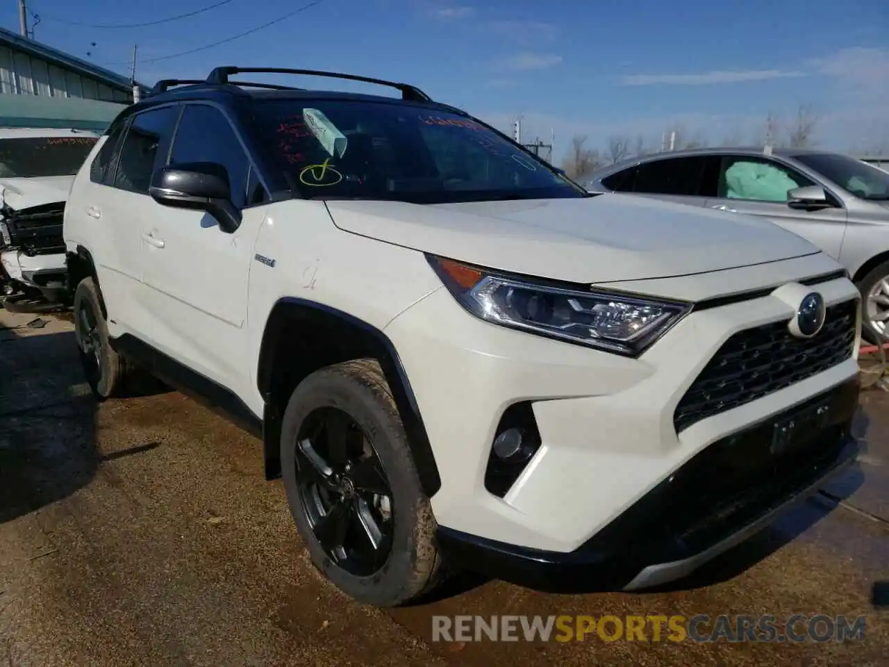 1 Photograph of a damaged car 2T3E6RFV8MW018145 TOYOTA RAV4 2021