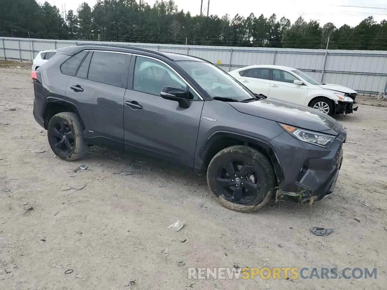 4 Photograph of a damaged car 2T3E6RFV8MW023037 TOYOTA RAV4 2021