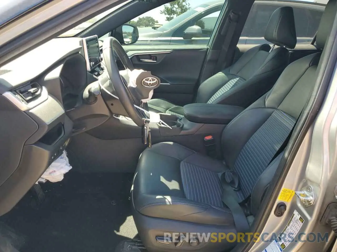 7 Photograph of a damaged car 2T3E6RFV8MW024298 TOYOTA RAV4 2021