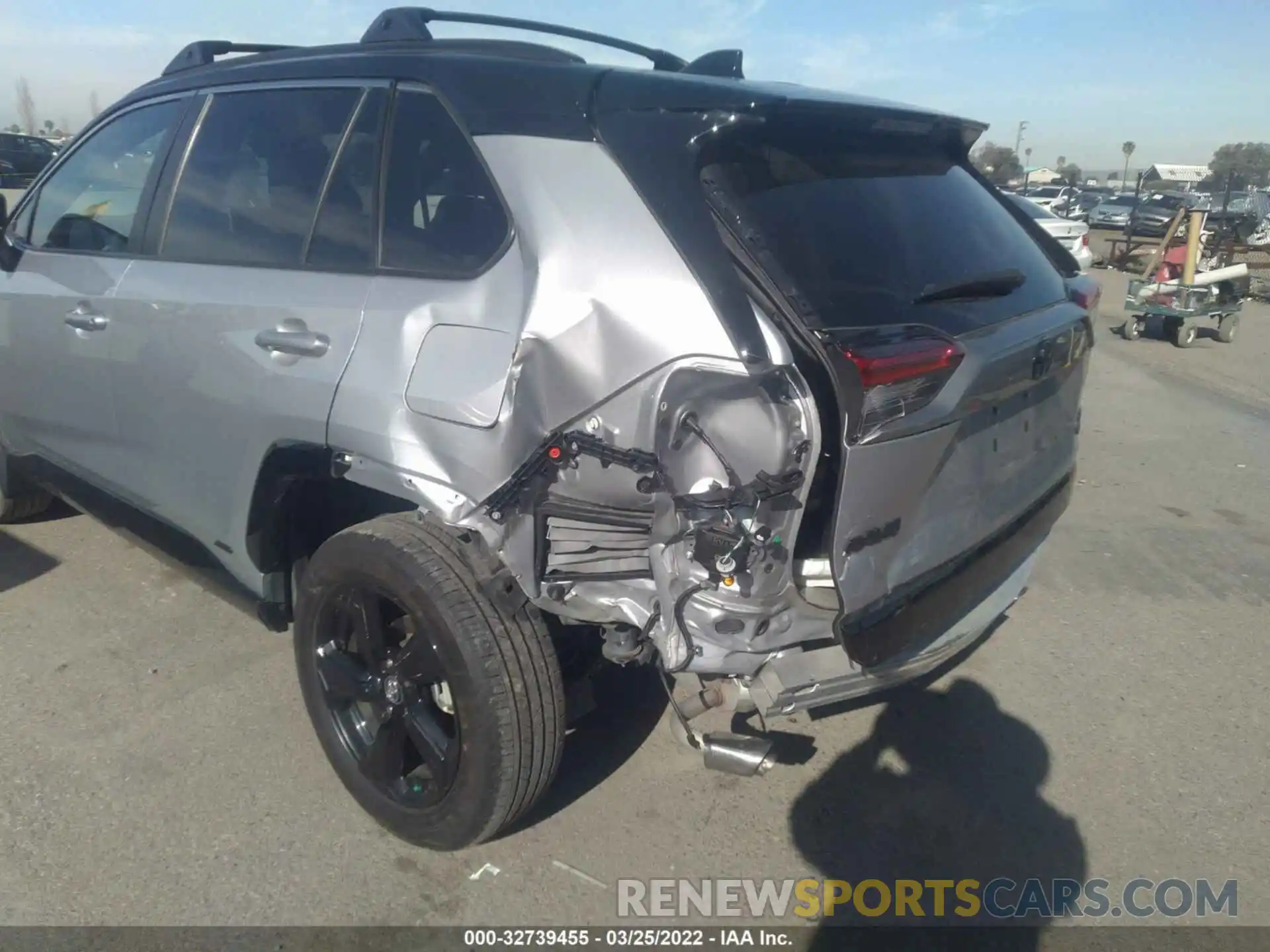 6 Photograph of a damaged car 2T3E6RFV9MW004612 TOYOTA RAV4 2021