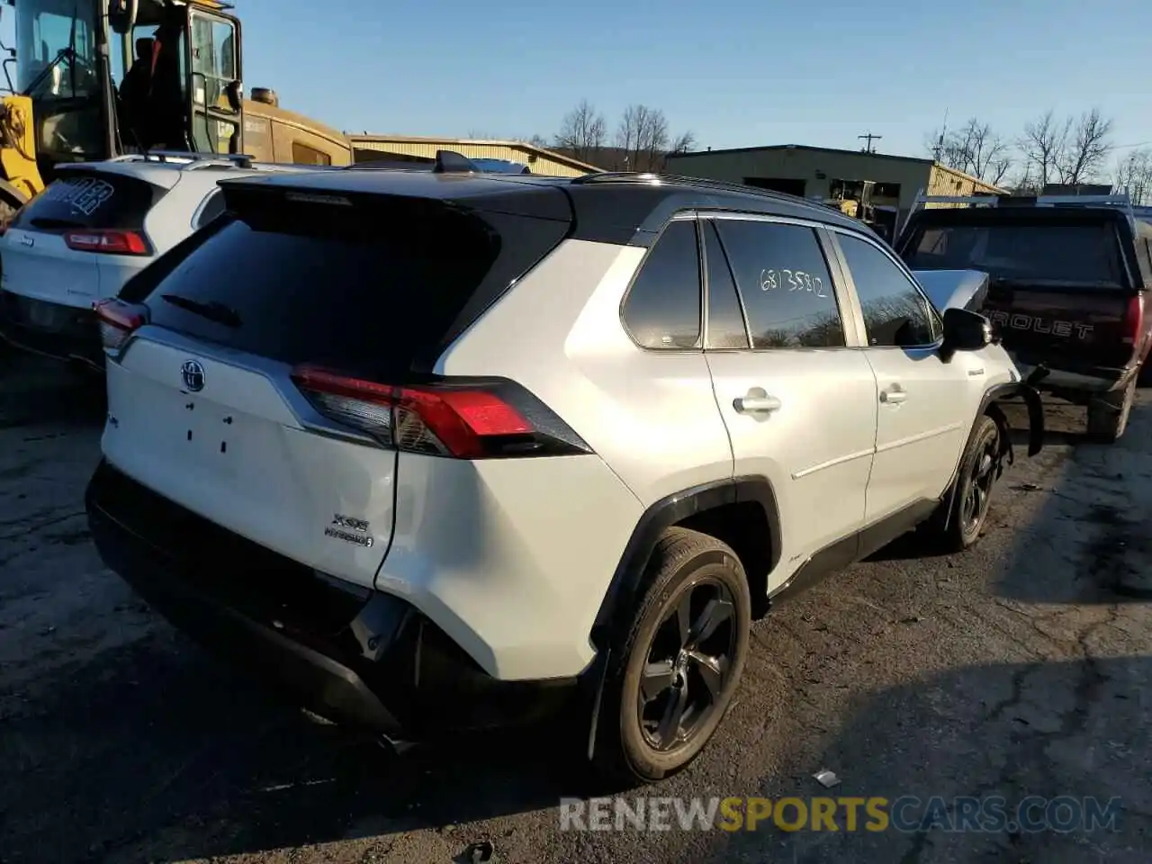 3 Photograph of a damaged car 2T3E6RFV9MW005517 TOYOTA RAV4 2021