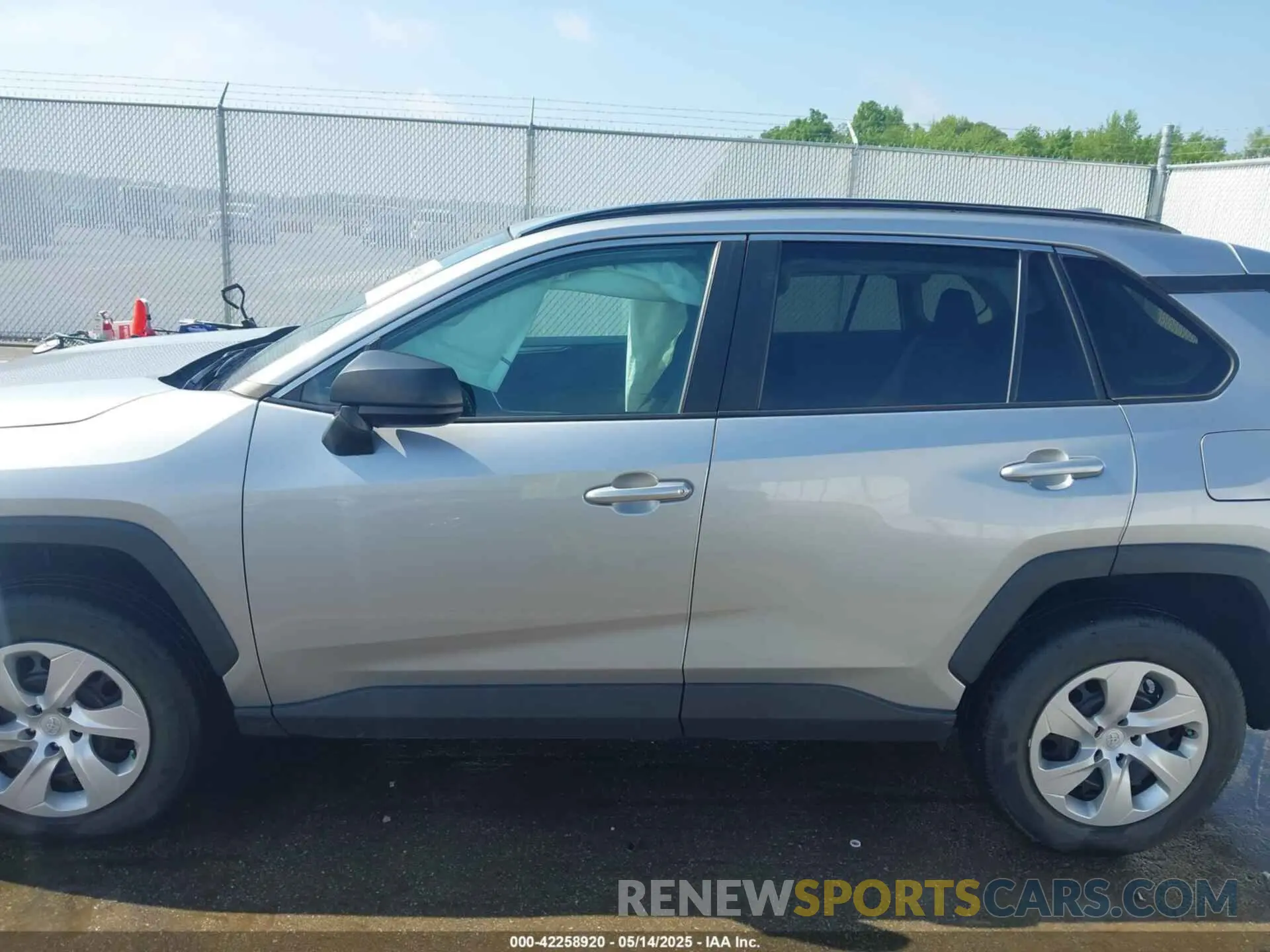 14 Photograph of a damaged car 2T3F1RFV0MC142978 TOYOTA RAV4 2021