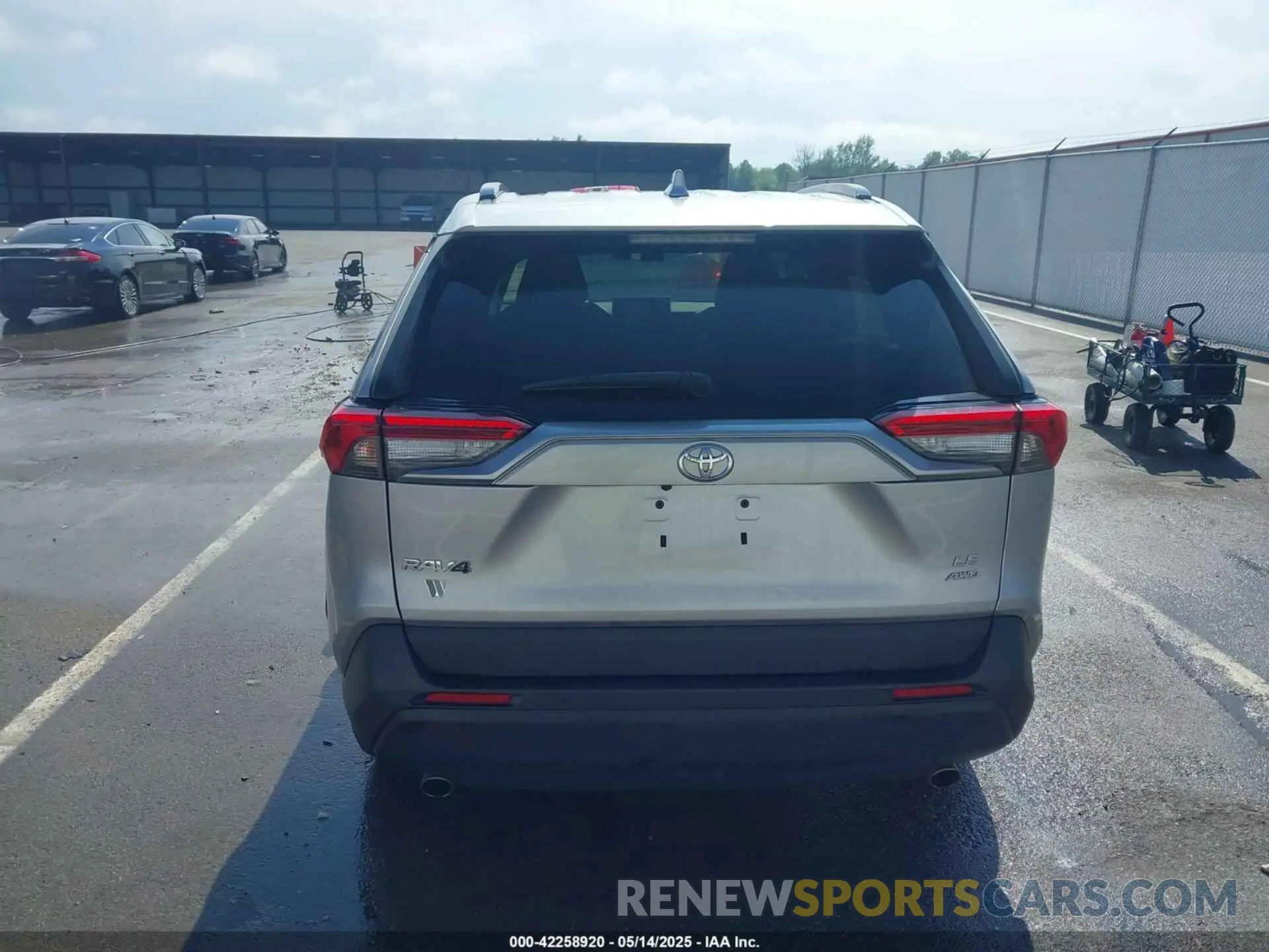 16 Photograph of a damaged car 2T3F1RFV0MC142978 TOYOTA RAV4 2021